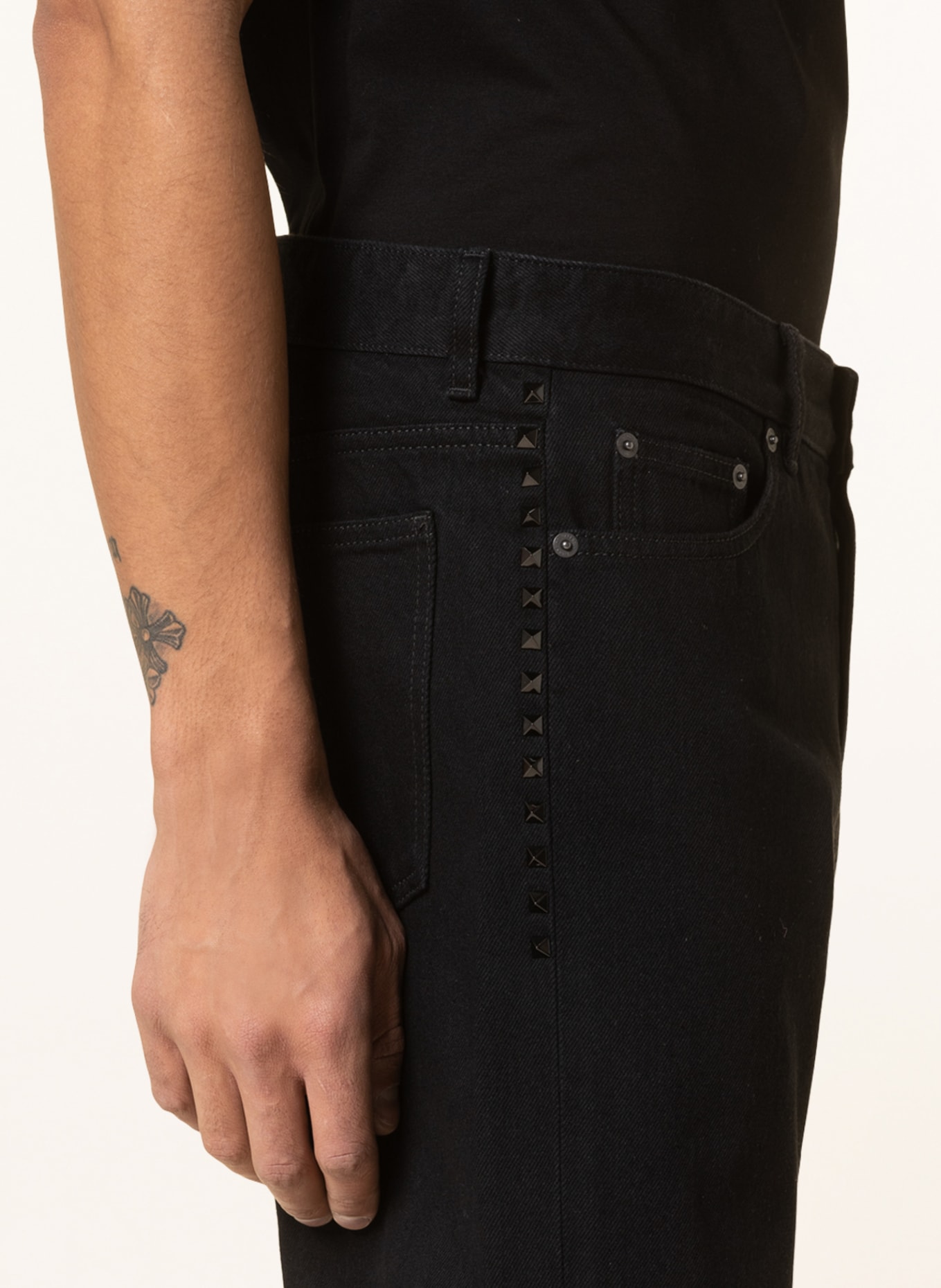 VALENTINO Jeans Regular Fit mit Nieten, Farbe: 0NO NERO (Bild 6)
