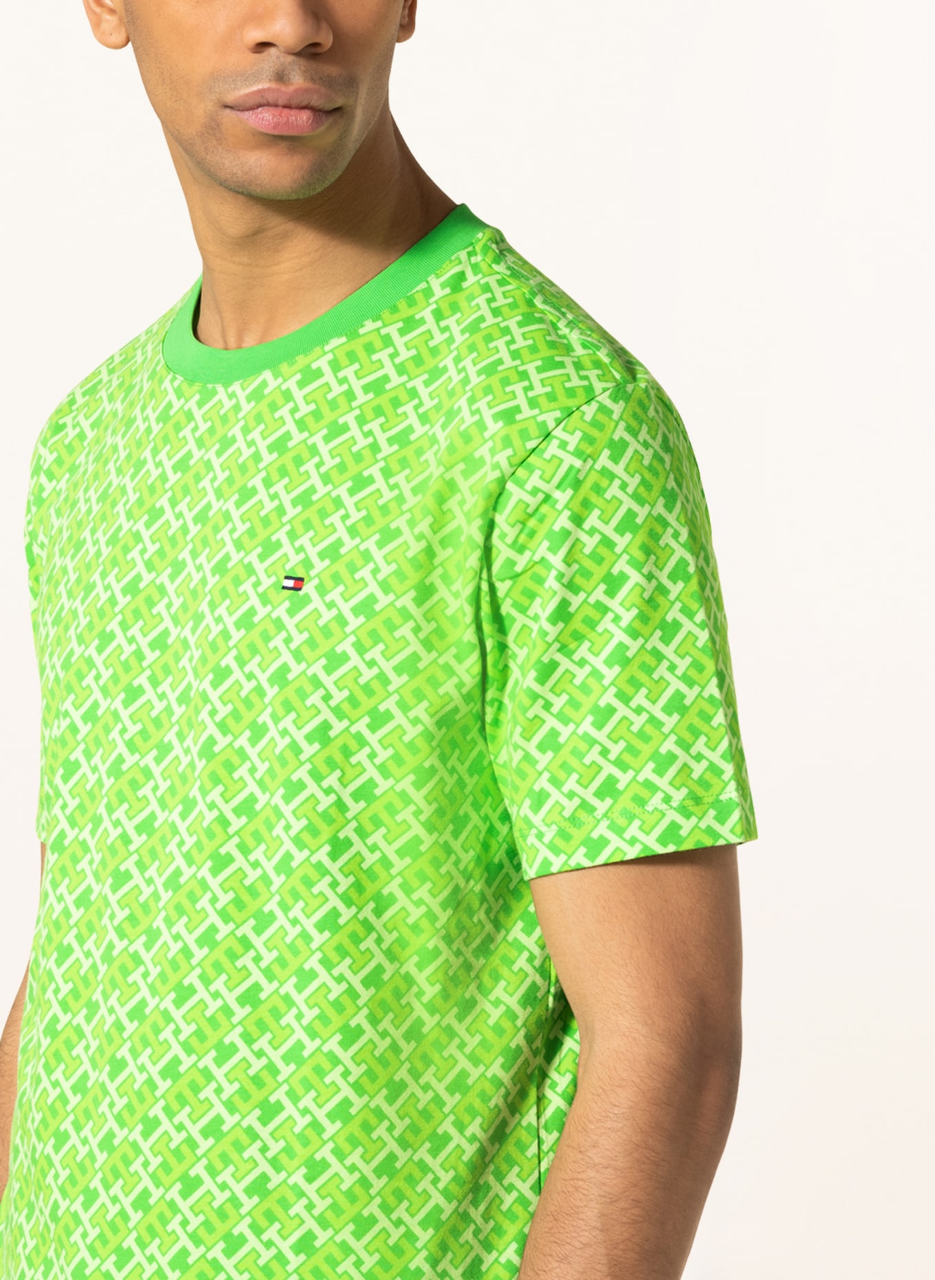 Dark green sales tommy hilfiger shirt