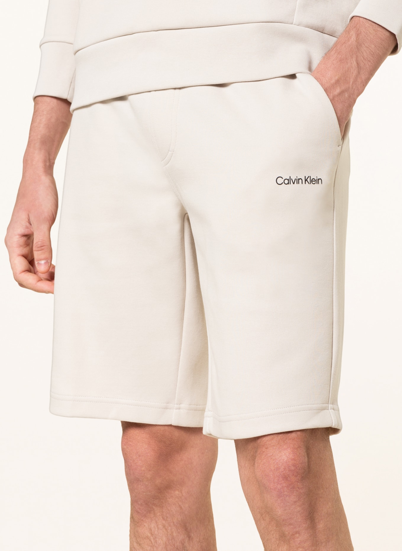 Calvin Klein Sweatshorts: CREME