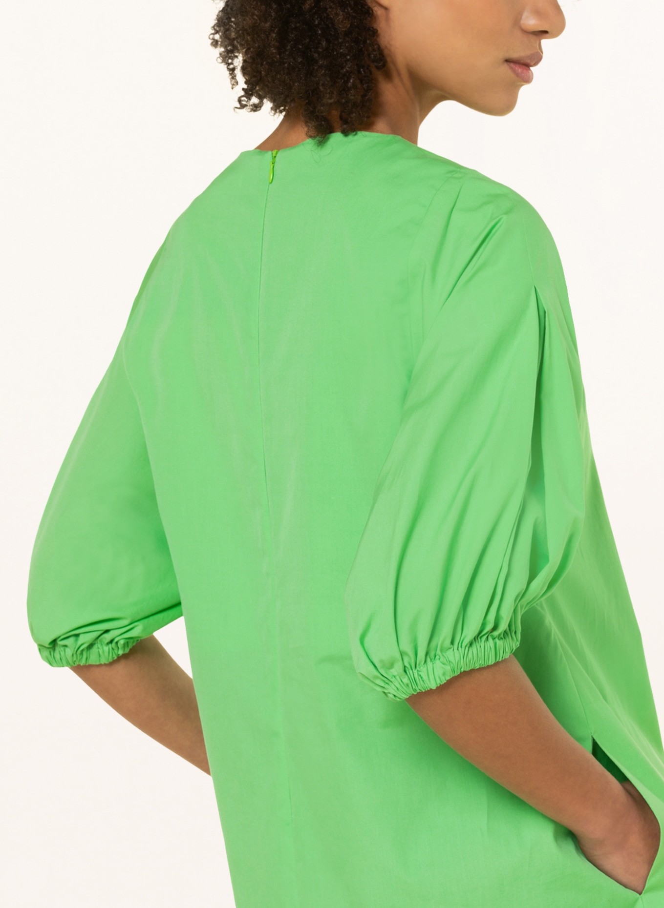 LOUIS and MIA Dress with 3/4 sleeves, Color: LIGHT GREEN (Image 4)