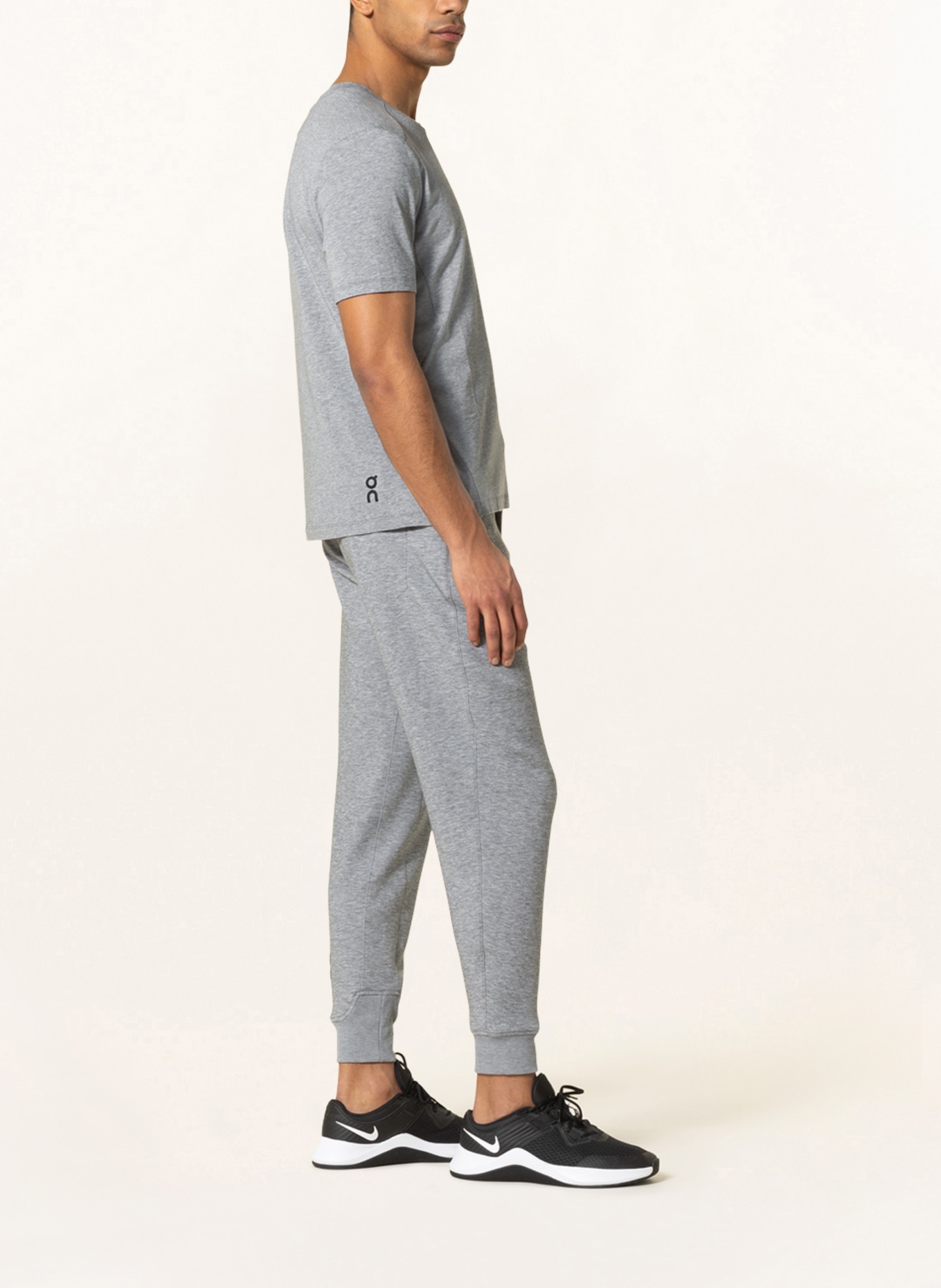 On Sweatpants in gray