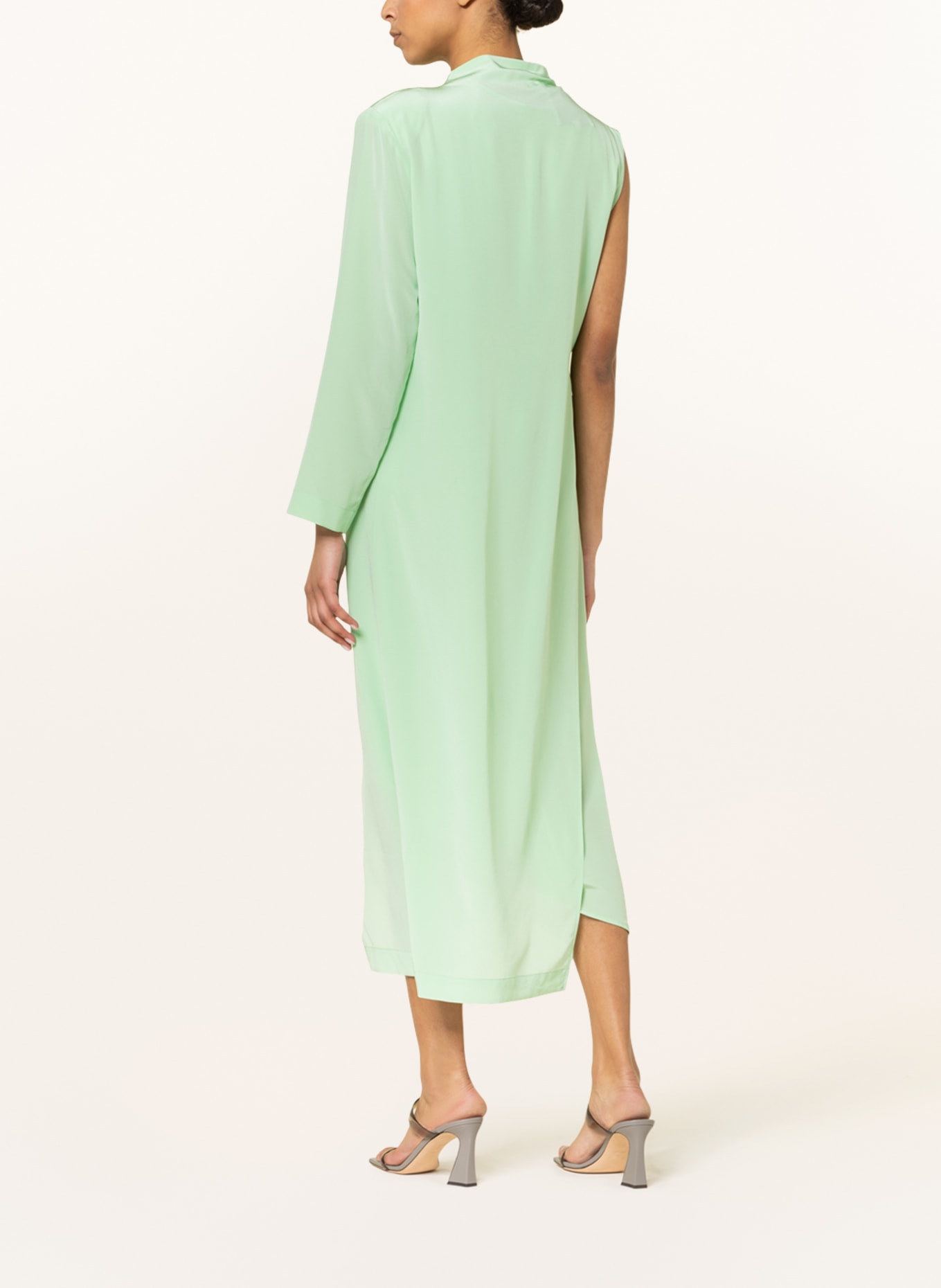 ENVELOPE 1976 One-shoulder dress made of silk, Color: LIGHT GREEN (Image 3)