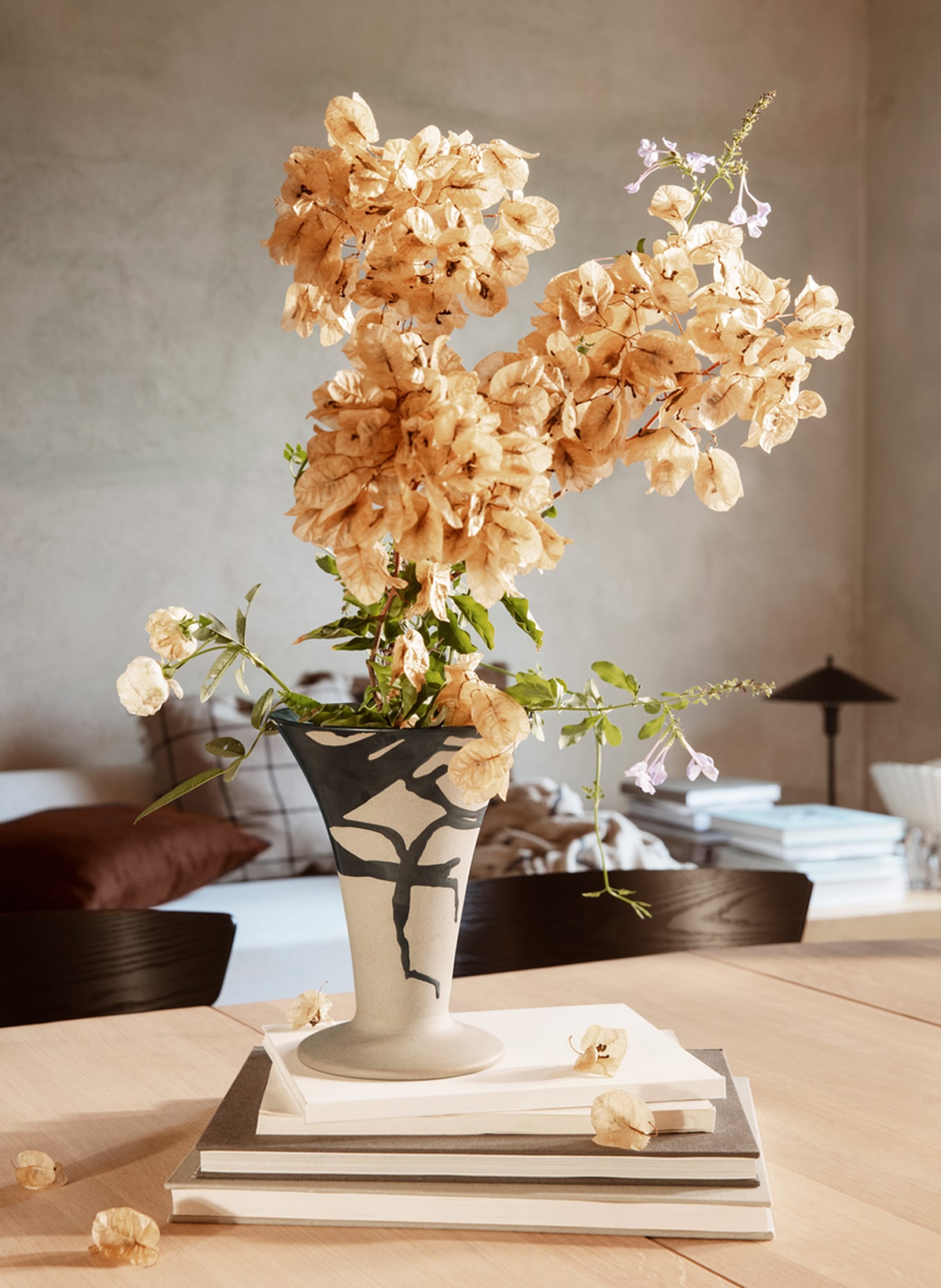 Ferm LIVING Vase FLORES, Farbe: SILBER/ CREME (Bild 3)