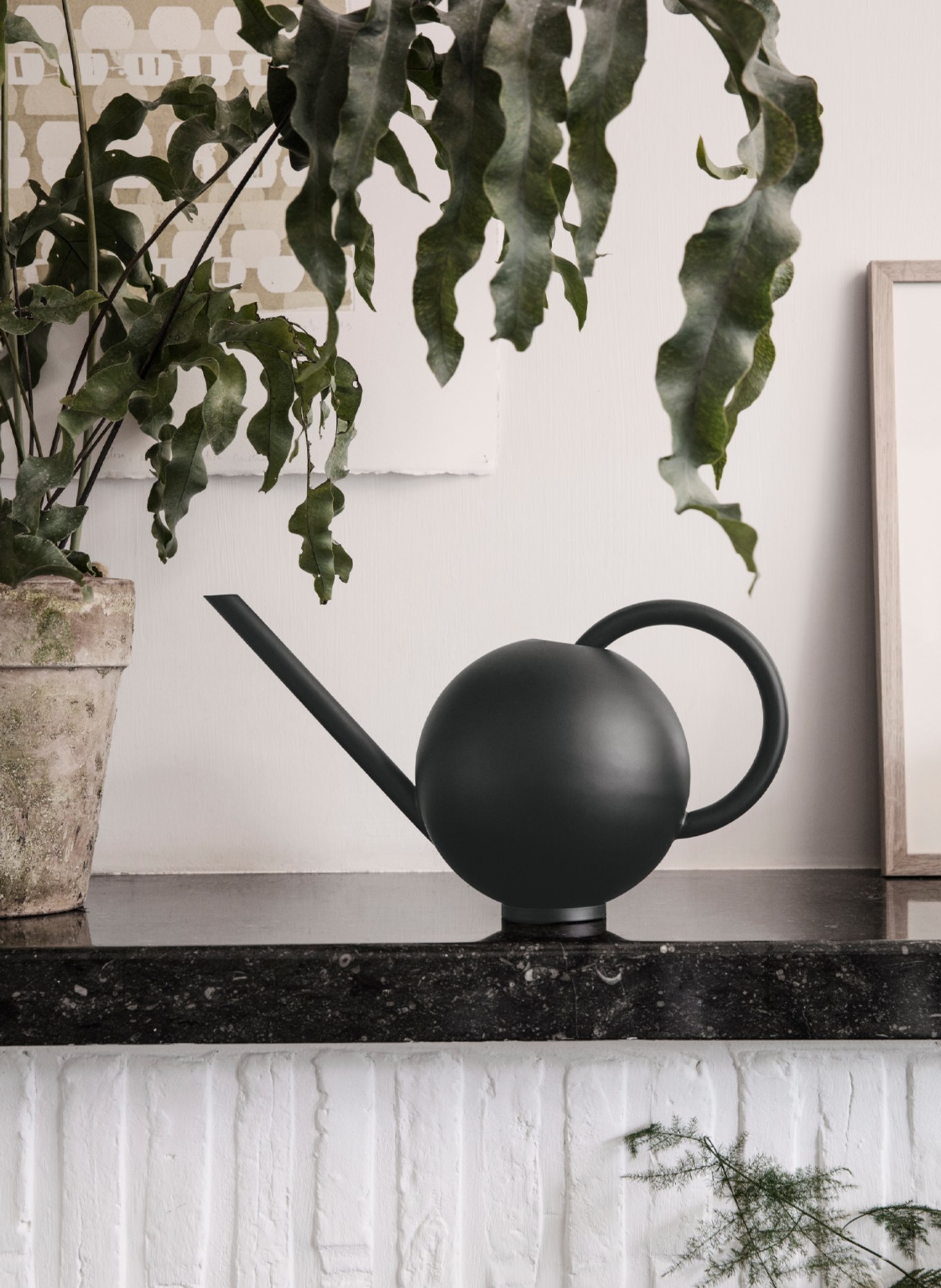 Ferm LIVING Konewka ORB: CZARNY