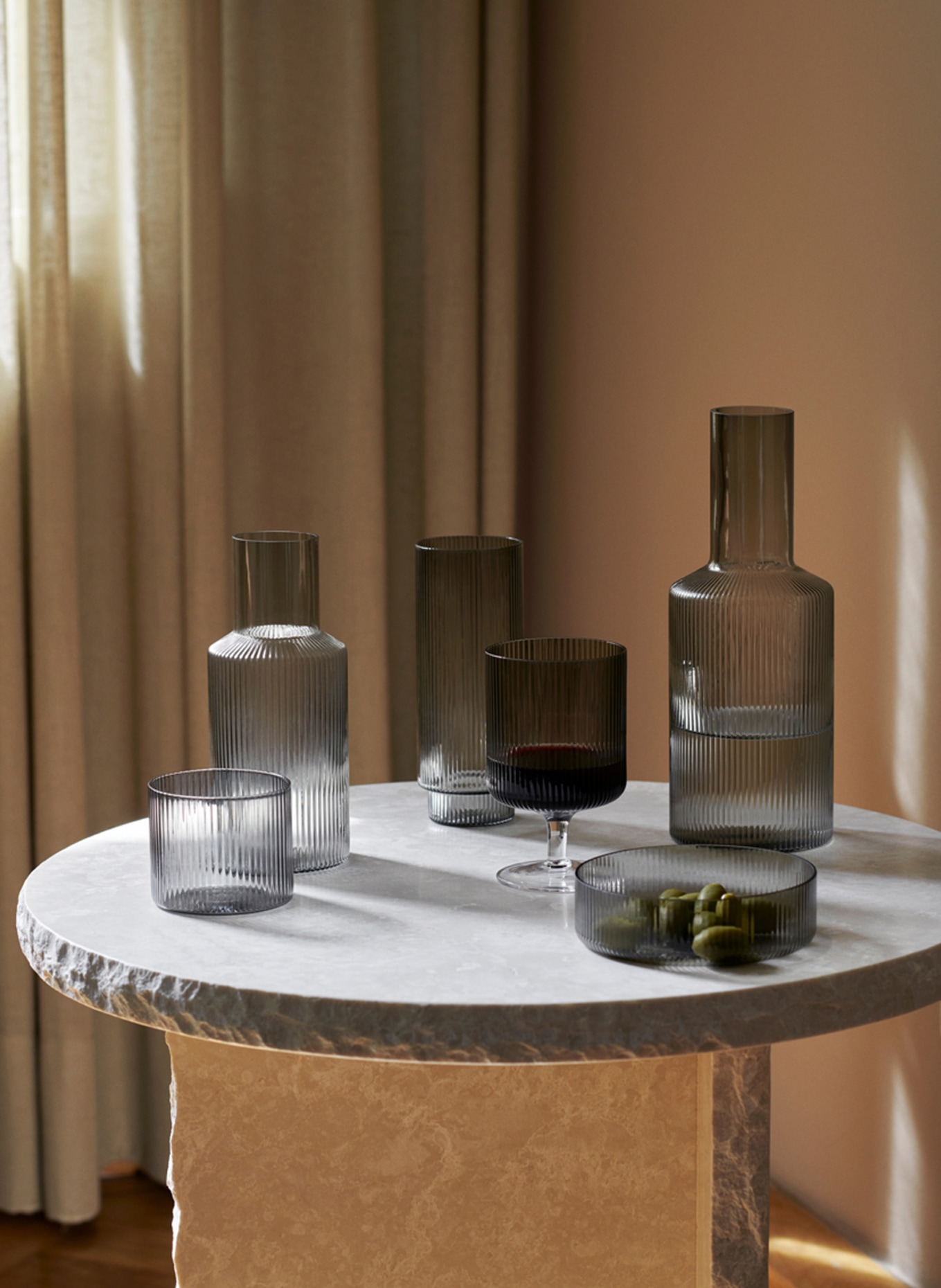 Ferm LIVING Set of 4 cocktail glasses RIPPLE, Color: GRAY (Image 2)