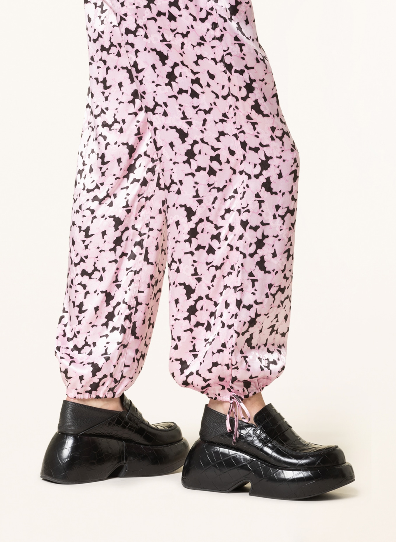 BAUM UND PFERDGARTEN Wide leg trousers NIPA, Color: BLACK/ PINK/ LIGHT PINK (Image 5)