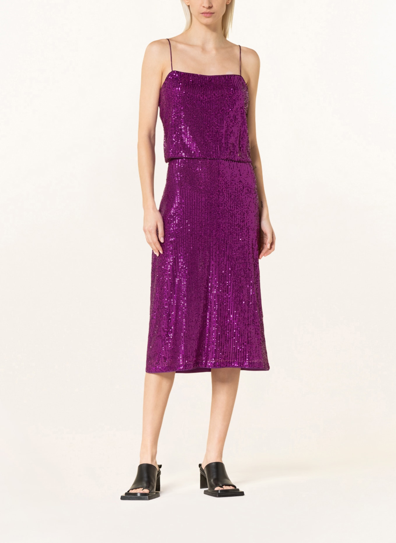 BAUM UND PFERDGARTEN Top JOVANA s flitry: FIALOVÁ