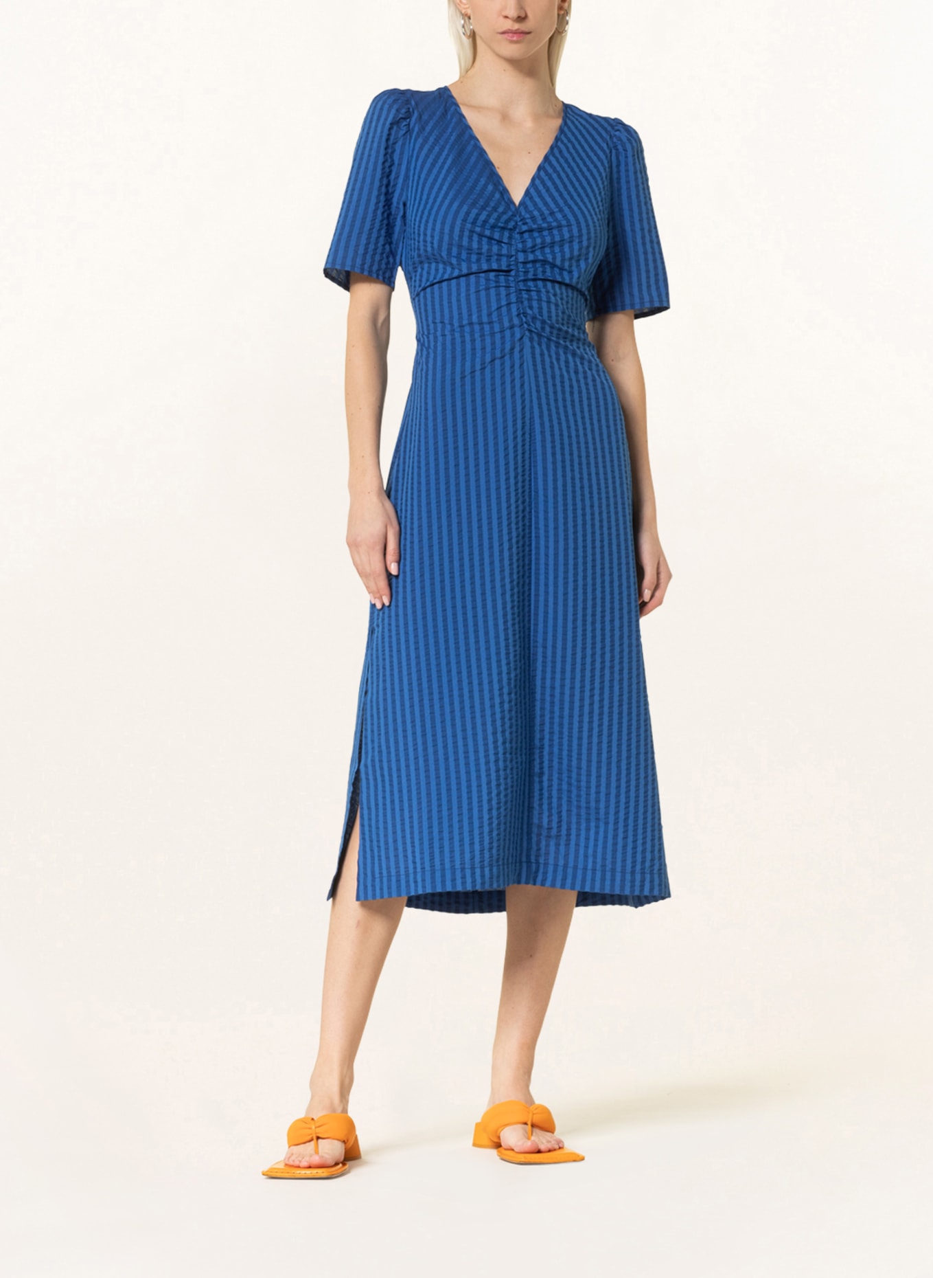 BAUM UND PFERDGARTEN Dress ARANZA, Color: BLUE (Image 2)