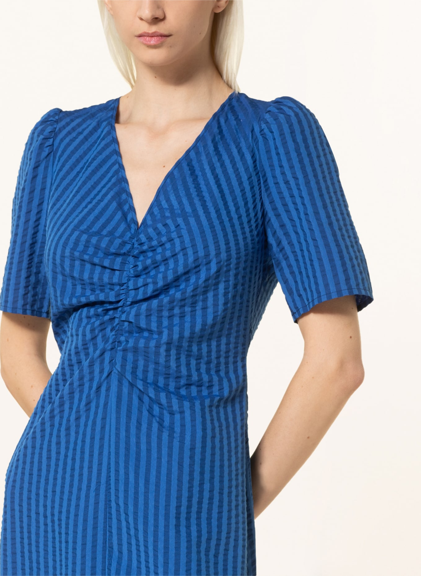 BAUM UND PFERDGARTEN Dress ARANZA, Color: BLUE (Image 4)