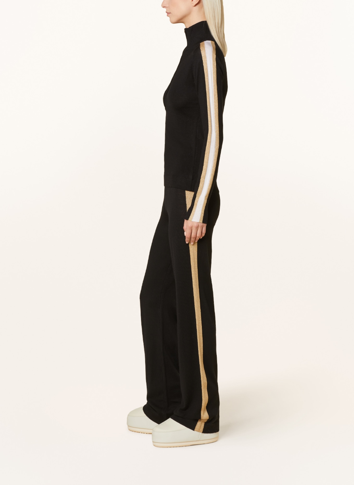 WE NORWEGIANS Knit trousers GEILO made of merino wool with tuxedo stripes, Color: BLACK/ GOLD (Image 4)
