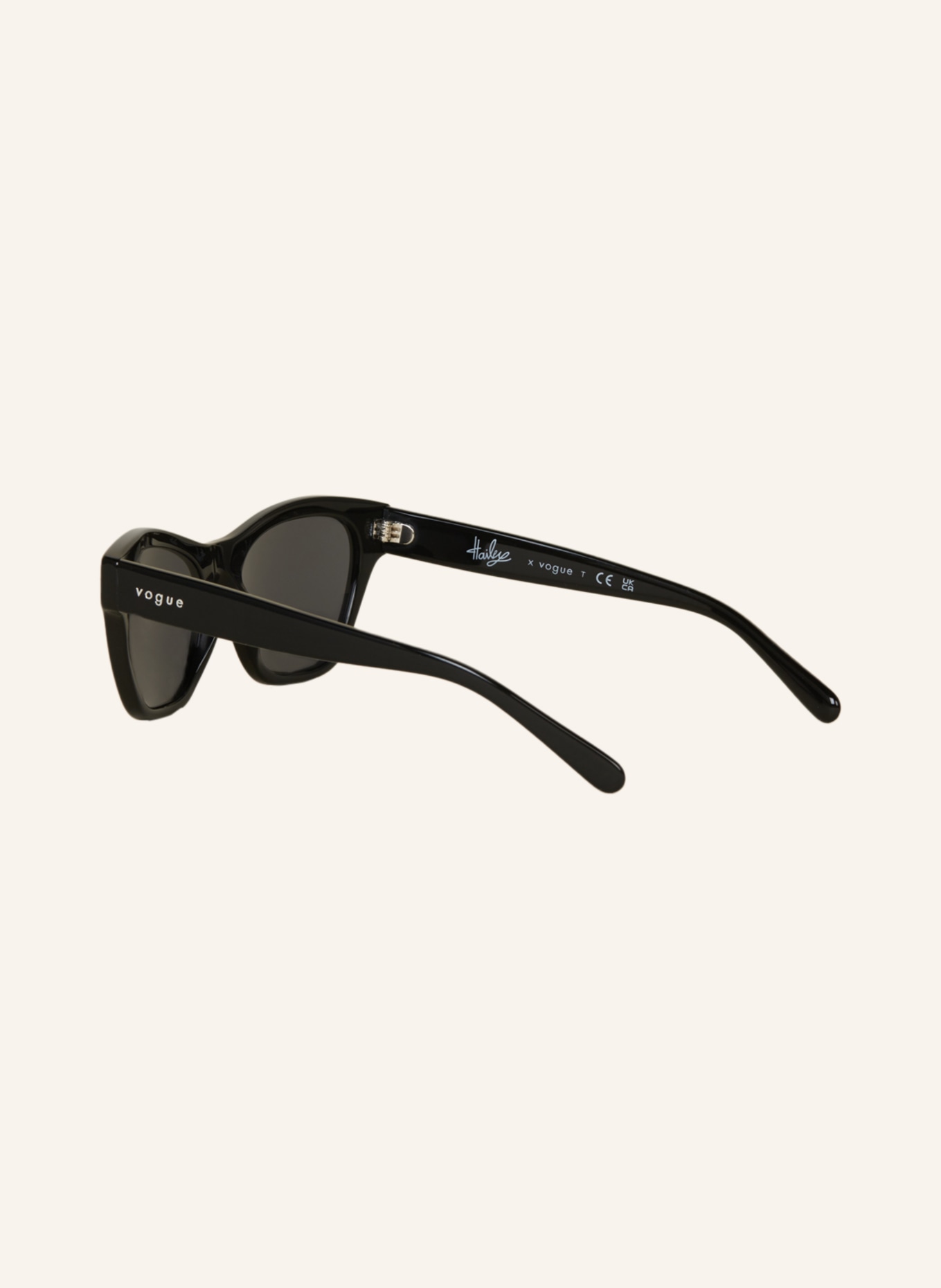 VOGUE Sunglasses VO5445S, Color: W44/87 - BLACK/ GRAY (Image 4)