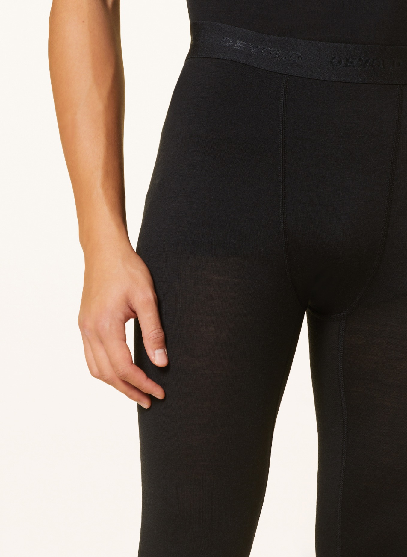 DEVOLD Functional underwear and baselayers BREEZE in merino wool, Color: BLACK (Image 5)