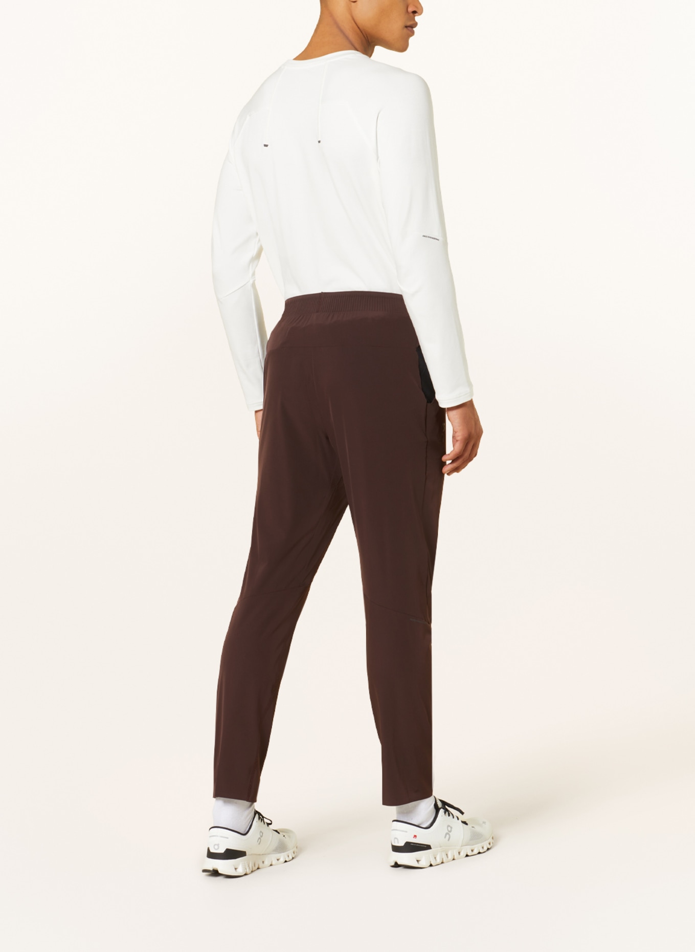 On Training pants MOVEMENT PANTS in dark brown