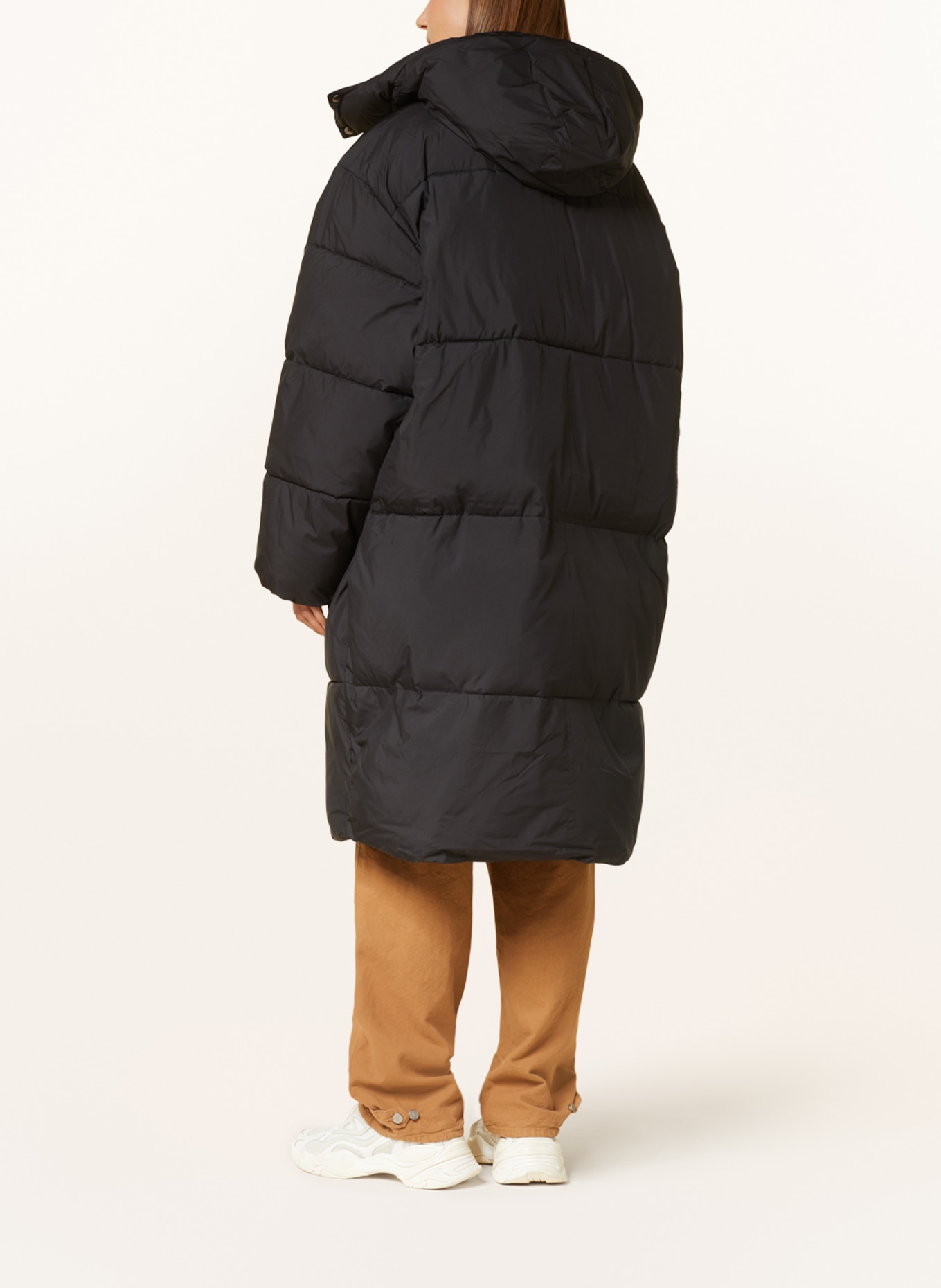 carhartt WIP Oversized quilted coat KILLINGTON with removable hood, Color: BLACK (Image 3)