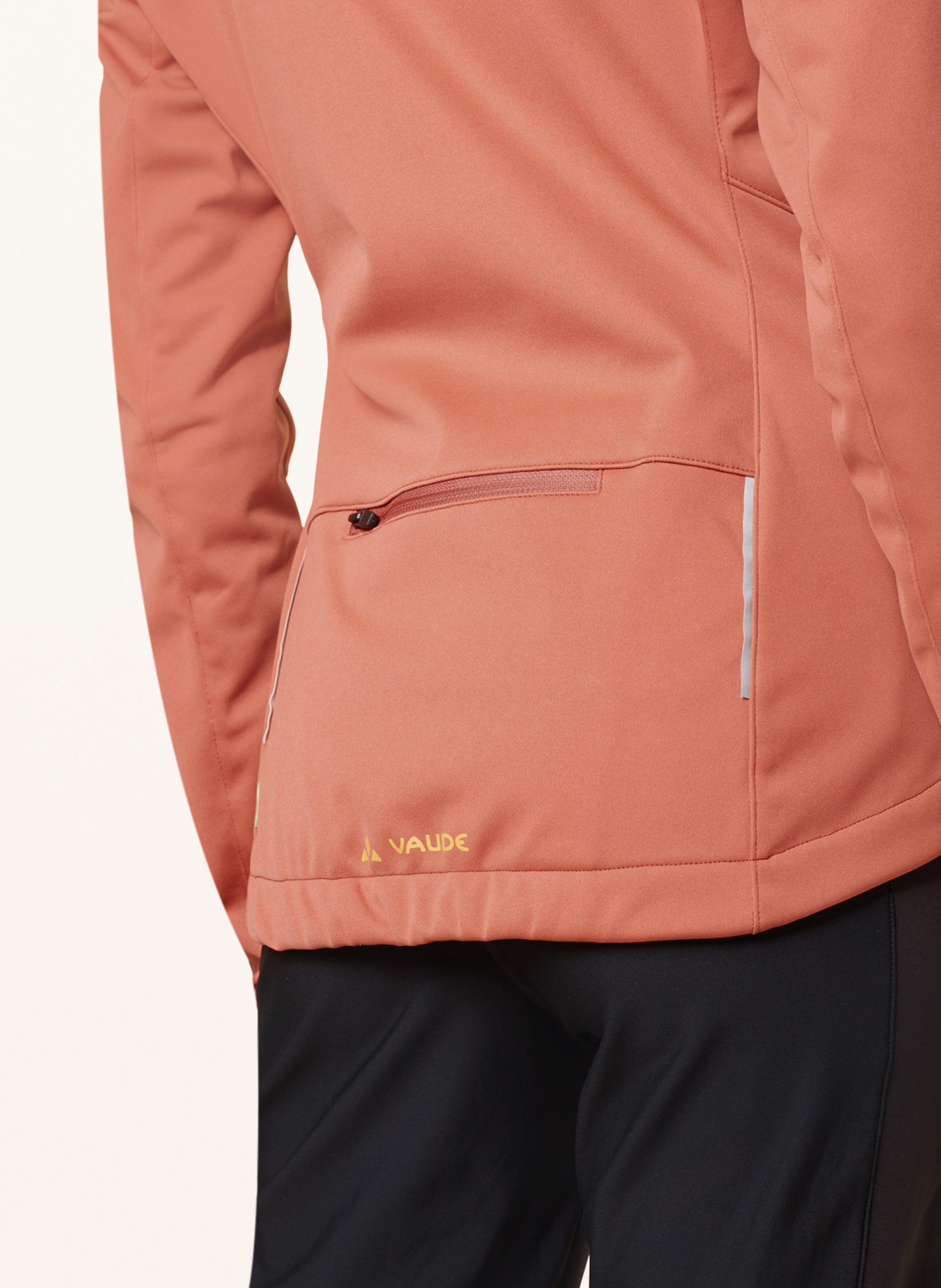 VAUDE Softshell jacket MATERA II, Color: SALMON (Image 5)