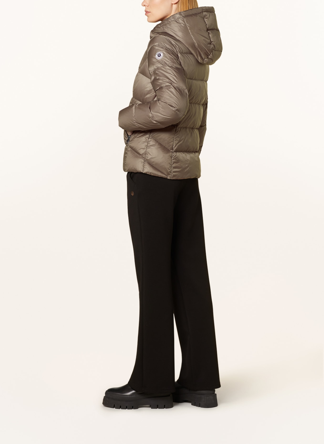 RESET Péřová bunda HILDRETH s odnímatelnou kapucí, Barva: HNĚDÁ (Obrázek 4)