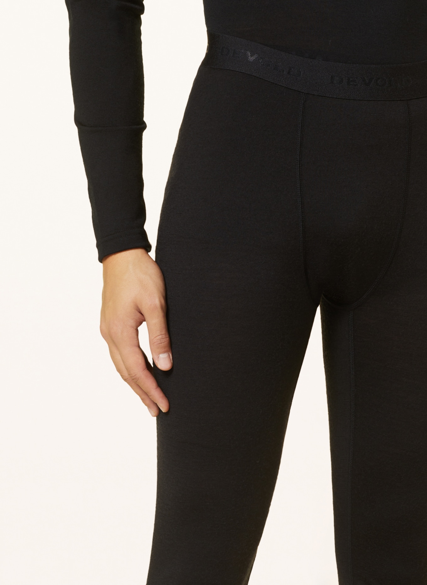 DEVOLD Bielizna funkcyjna – spodnie JAKTA z wełny merino ze skróconą nogawką, Kolor: CZARNY (Obrazek 5)