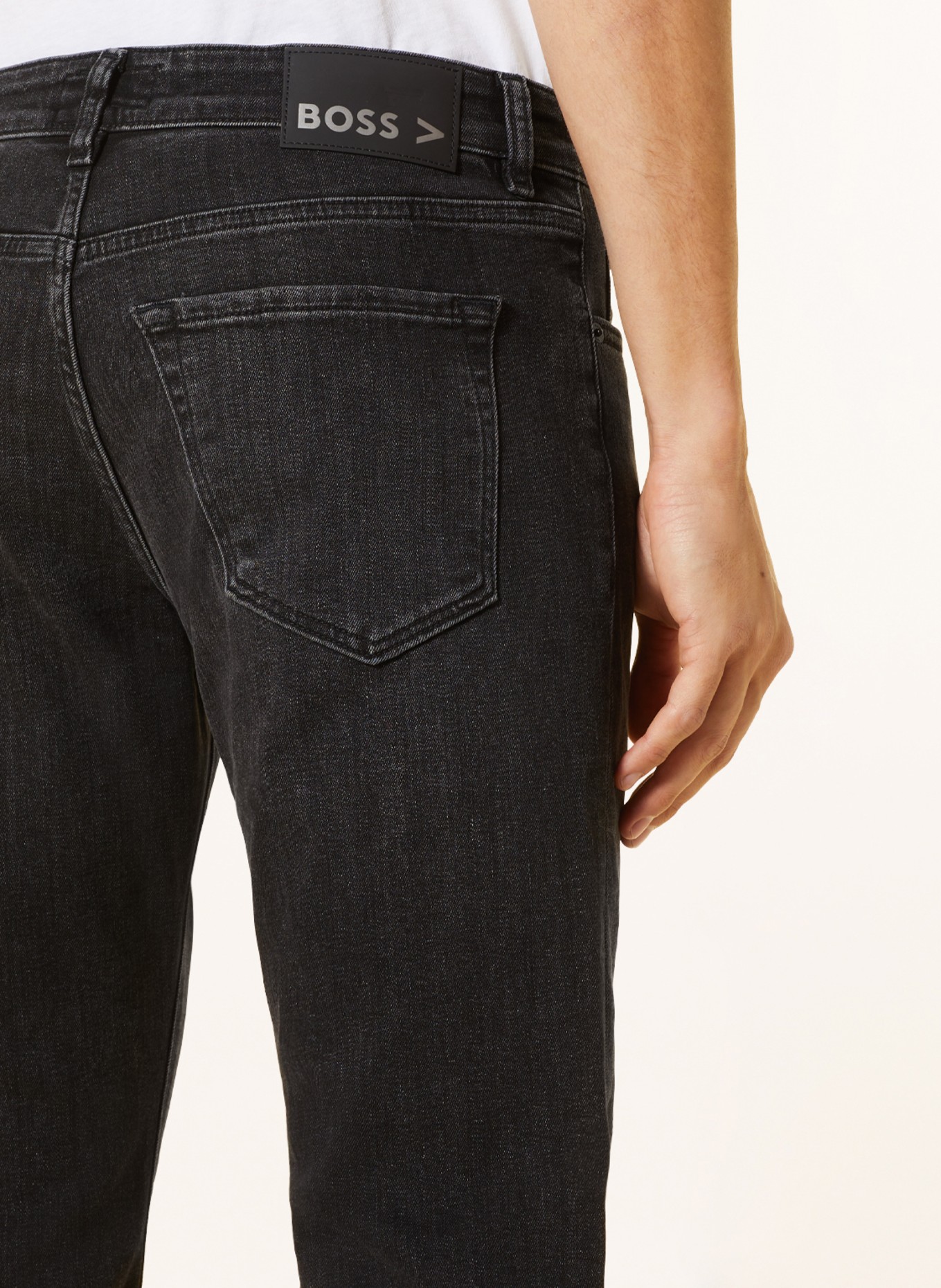 BOSS Jeans MAINE Regular Fit, Farbe: 005 BLACK (Bild 6)