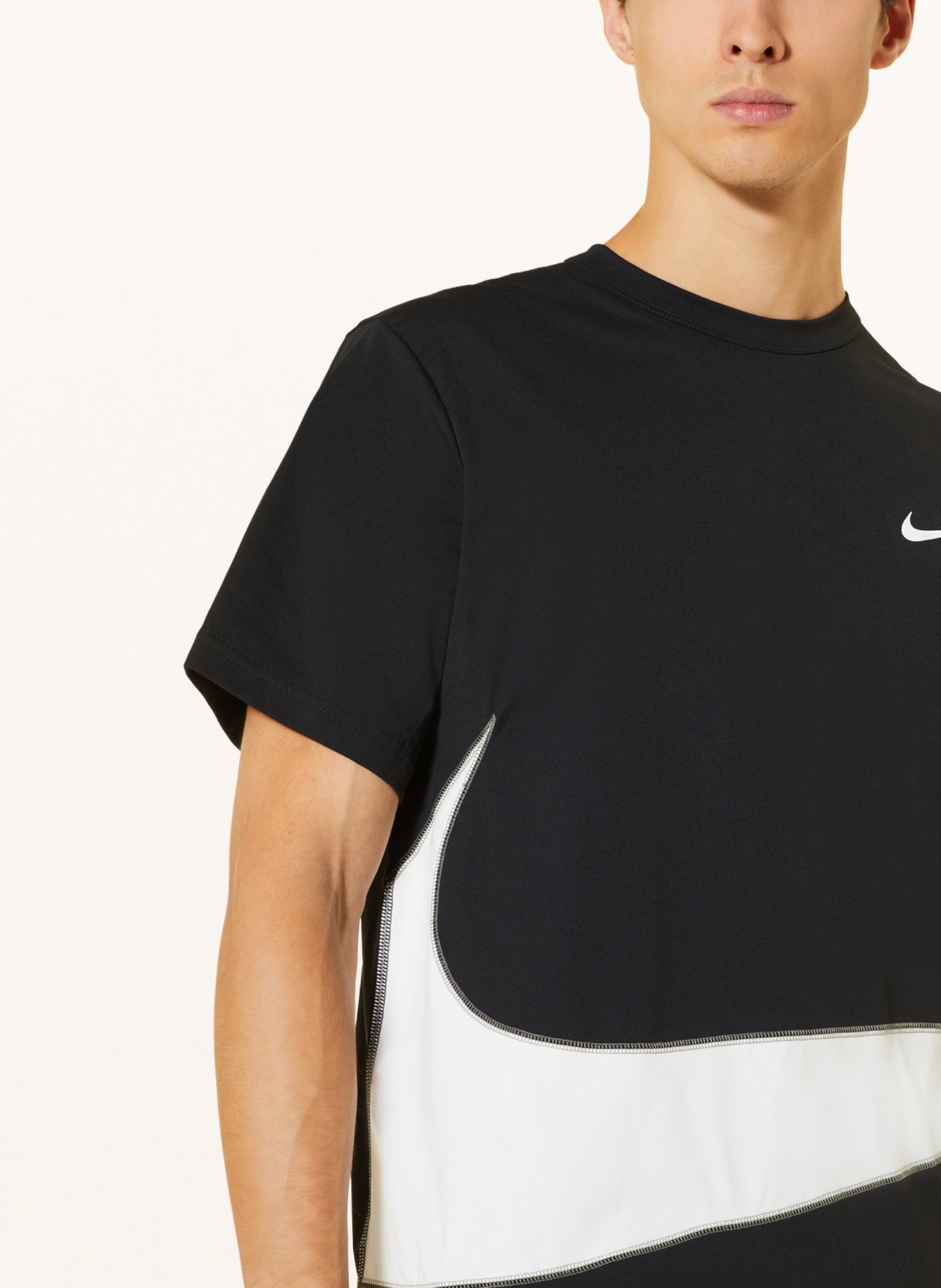 Nike T-shirt DRI-FIT UV HYVERSE, Kolor: CZARNY/ BIAŁY (Obrazek 4)