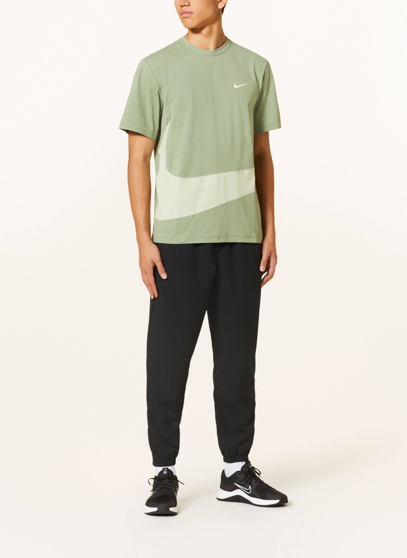 Nike T-Shirt DRI-FIT UV HYVERSE, Farbe: HELLGRÜN (Bild 2)
