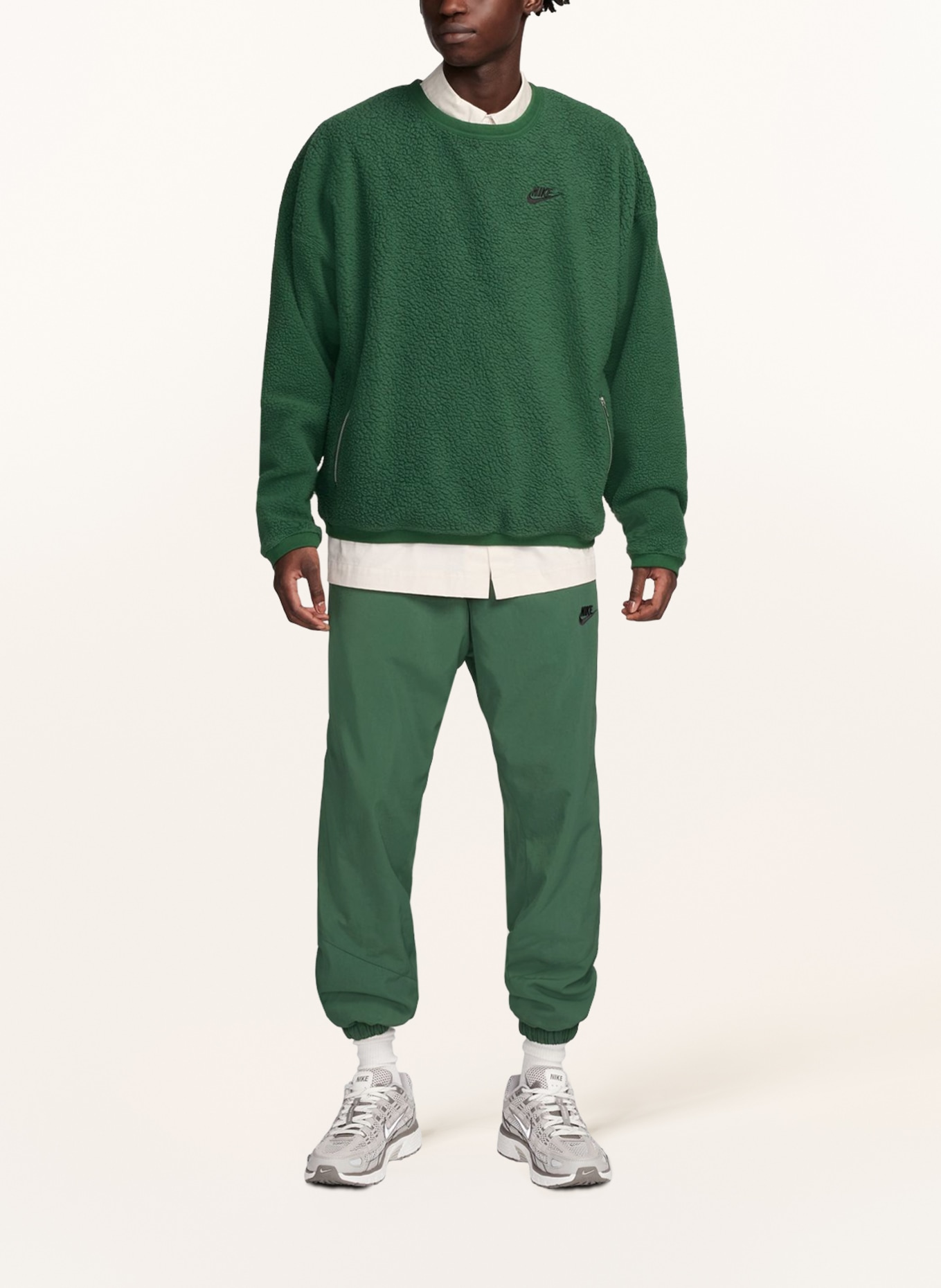 Nike Sweatshirt CLUB aus Fleece, Farbe: GRÜN (Bild 2)