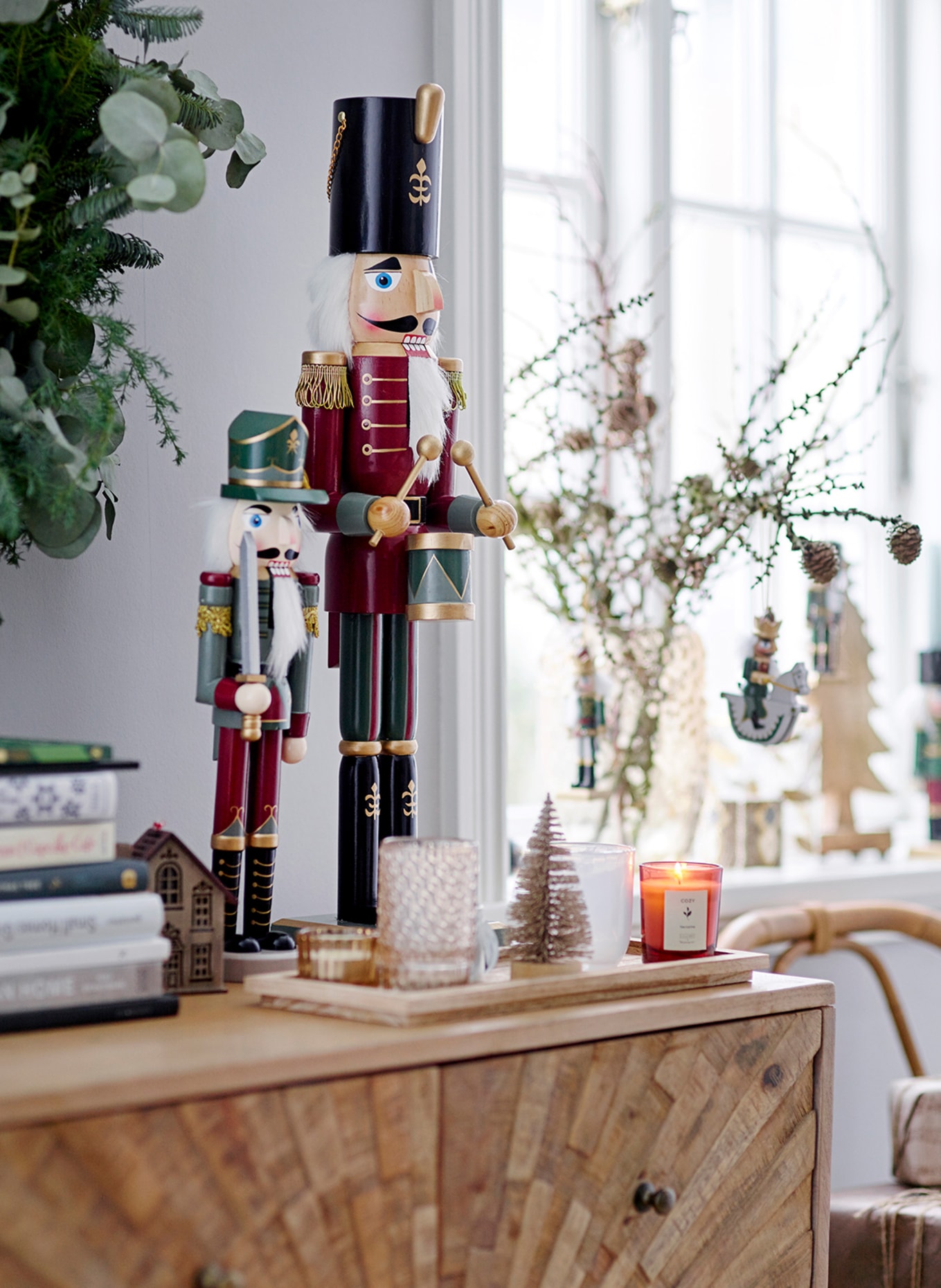 Bloomingville 4-częściowy zestaw zawieszek świątecznych OWE: CIEMNOBRĄZOWY/ ZIELONY/ CIEMNOCZERWONY