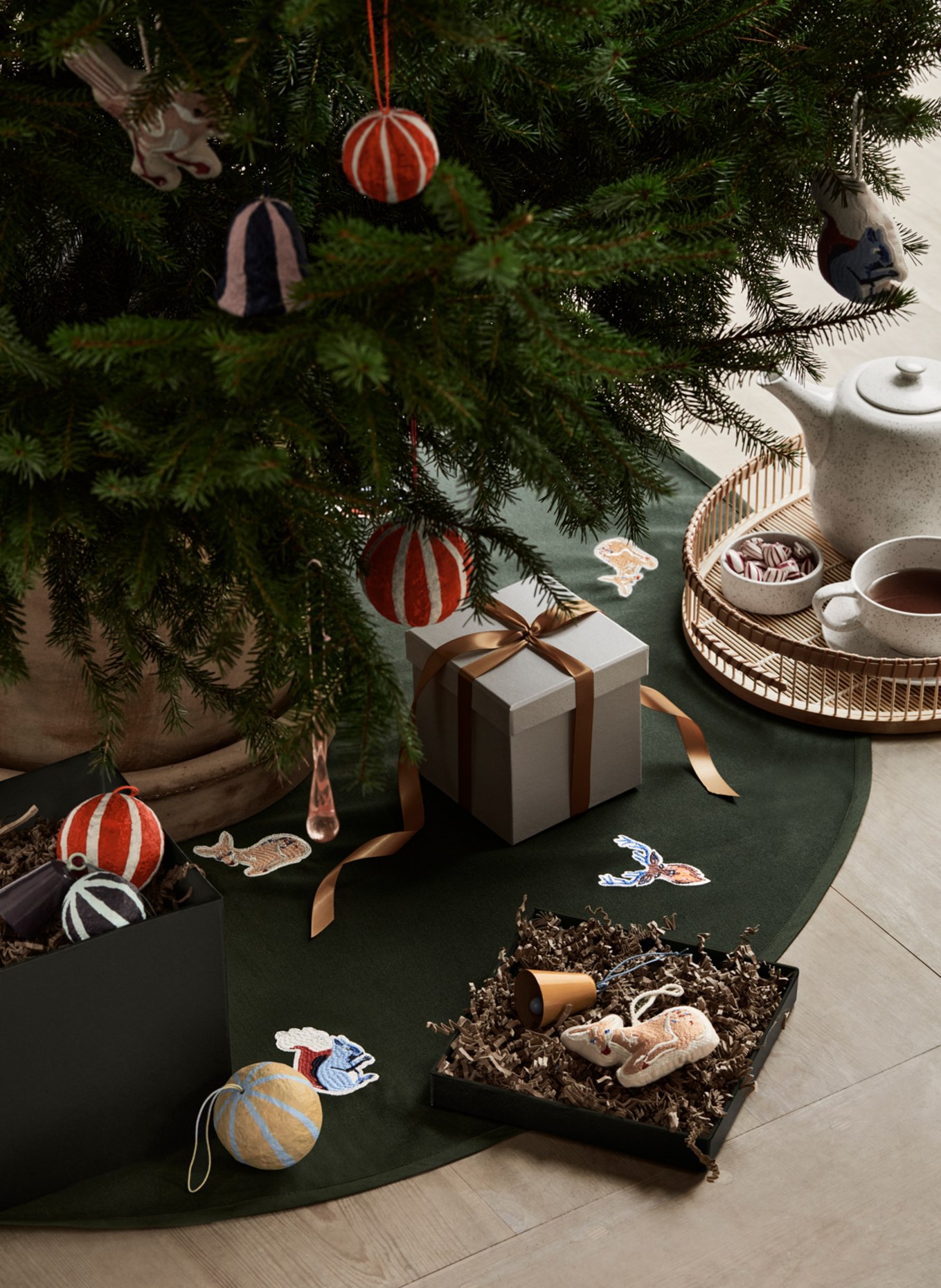 BROSTE COPENHAGEN Girlande STRIPE PULP: BLAU / HELLGRÜN / DUNKELORANGE