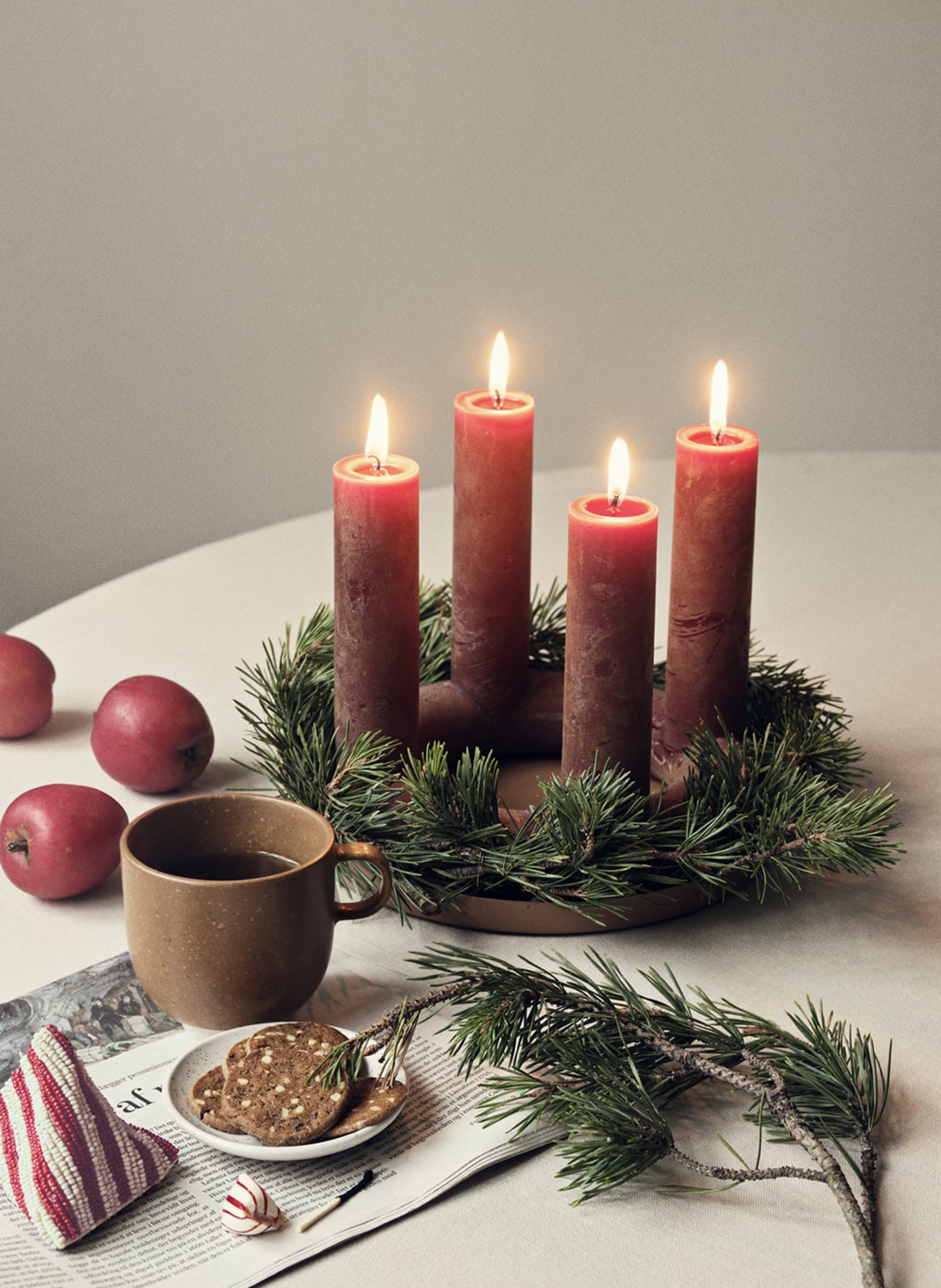 BROSTE COPENHAGEN Dekoanhänger SWEETS: DUNKELROT / CREME