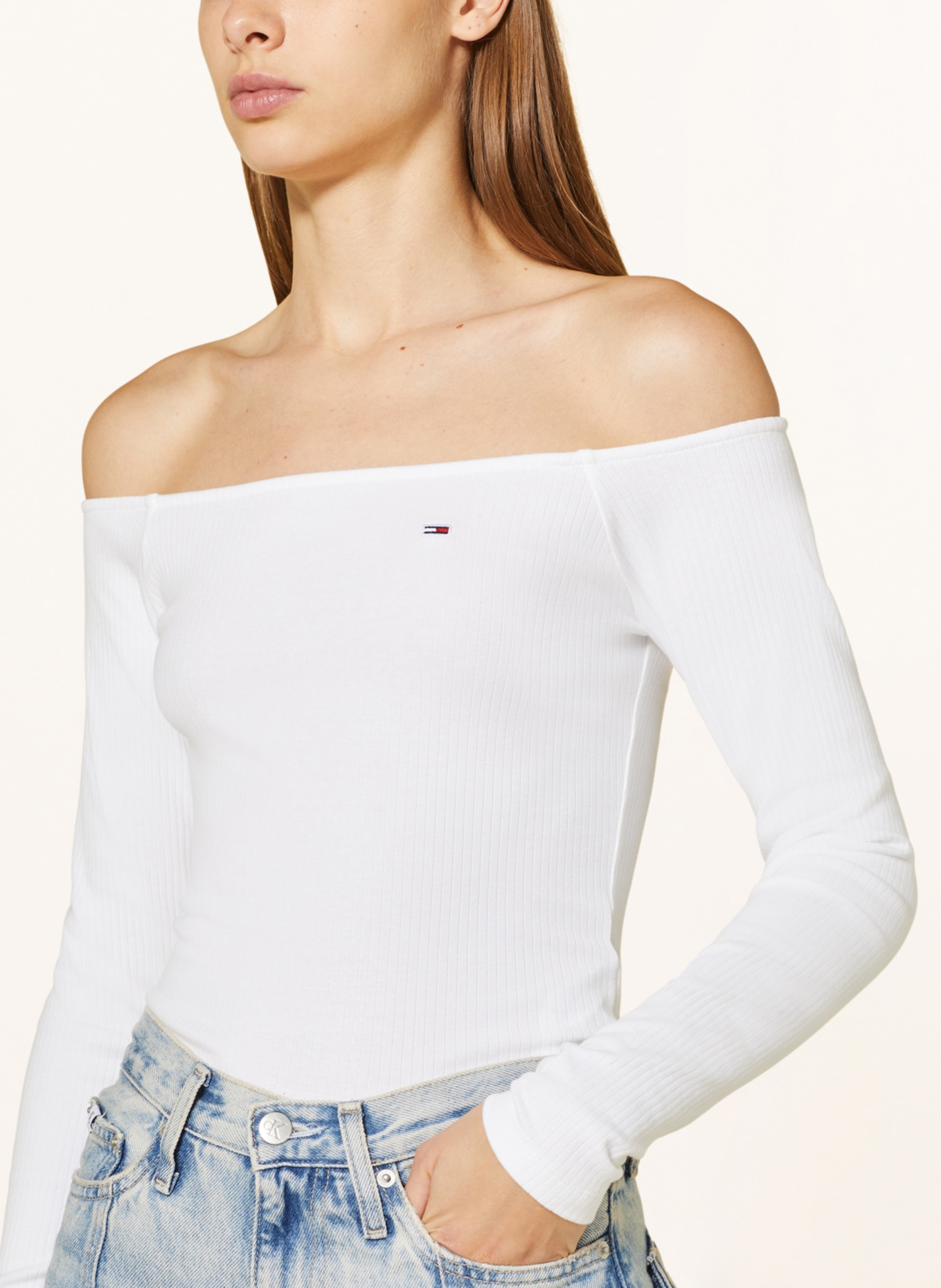 TOMMY JEANS Off-Shoulder-Shirt, Farbe: WEISS (Bild 4)