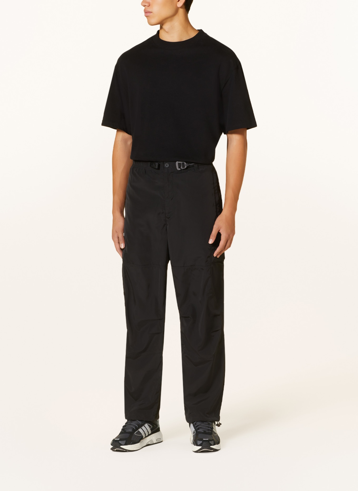 LACOSTE Cargohose Relaxed Fit, Farbe: SCHWARZ (Bild 2)