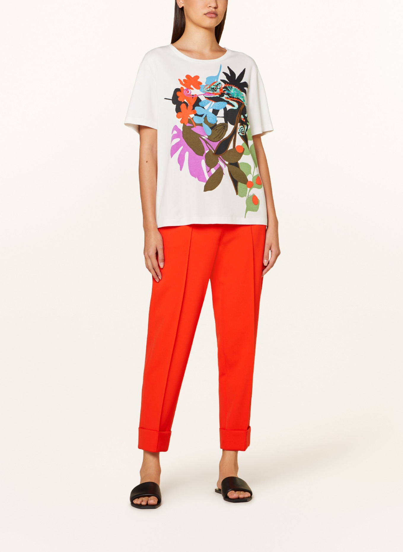 MARC CAIN T-shirt z cekinami i ozdobnymi perełkami, Kolor: 110 off (Obrazek 2)