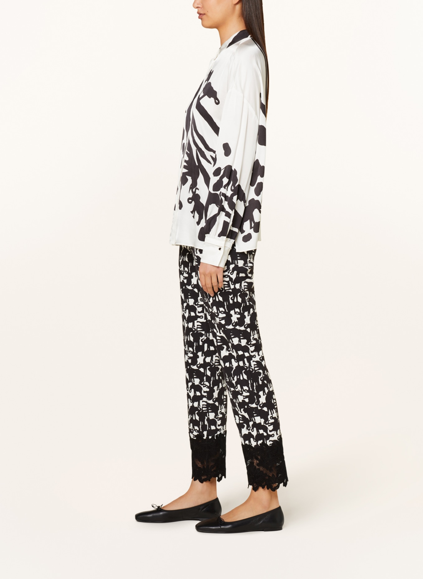 MARC CAIN Spodnie z koronką, Kolor: 910 black and white (Obrazek 4)