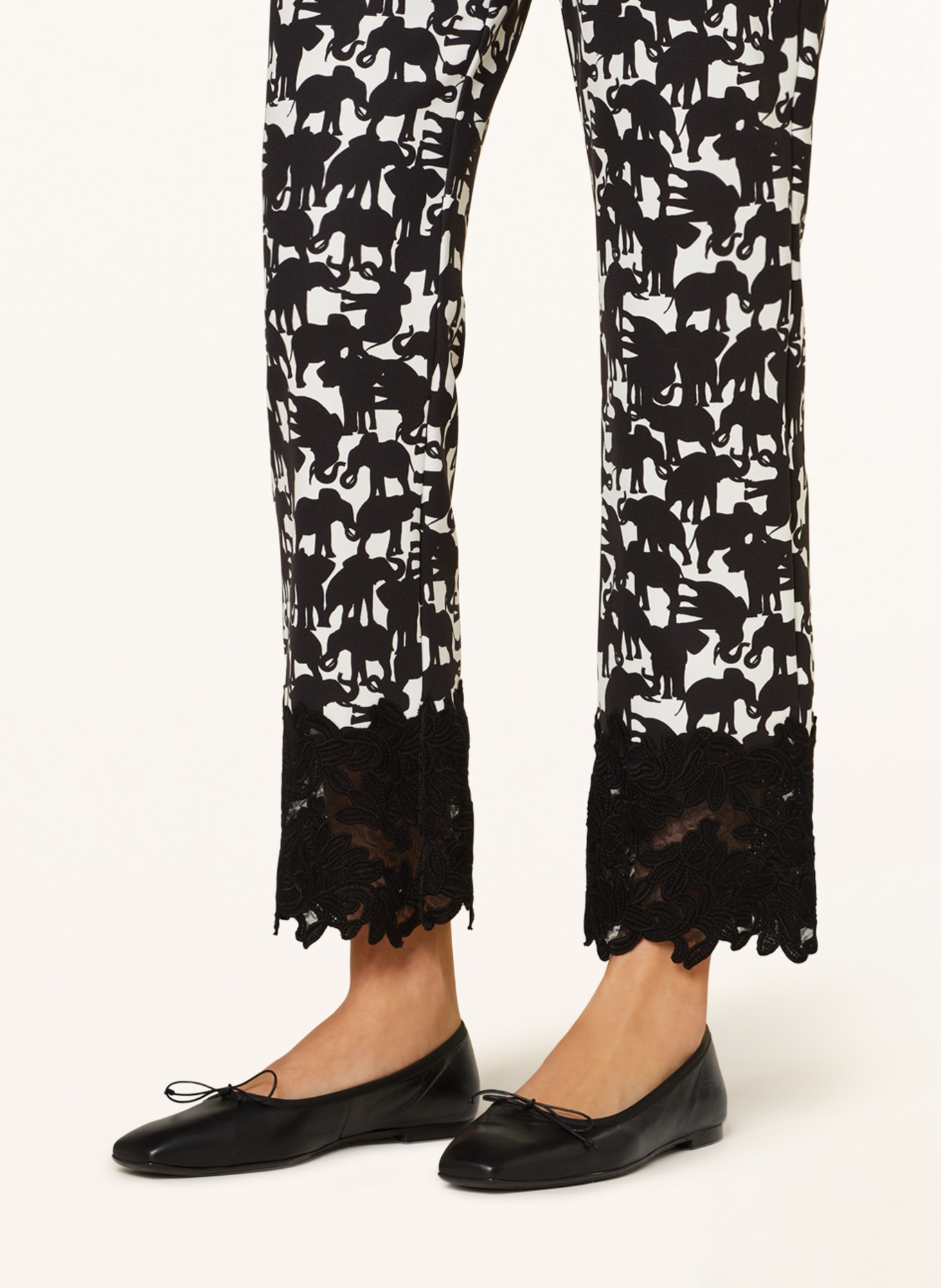 MARC CAIN Spodnie z koronką, Kolor: 910 black and white (Obrazek 5)