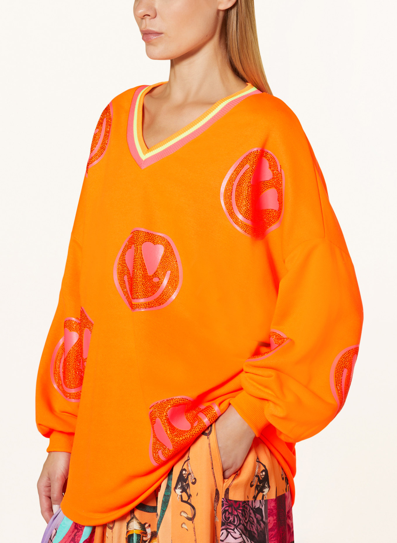miss goodlife Oversized sweatshirt with decorative gems, Color: NEON PINK/ NEON YELLOW (Image 4)