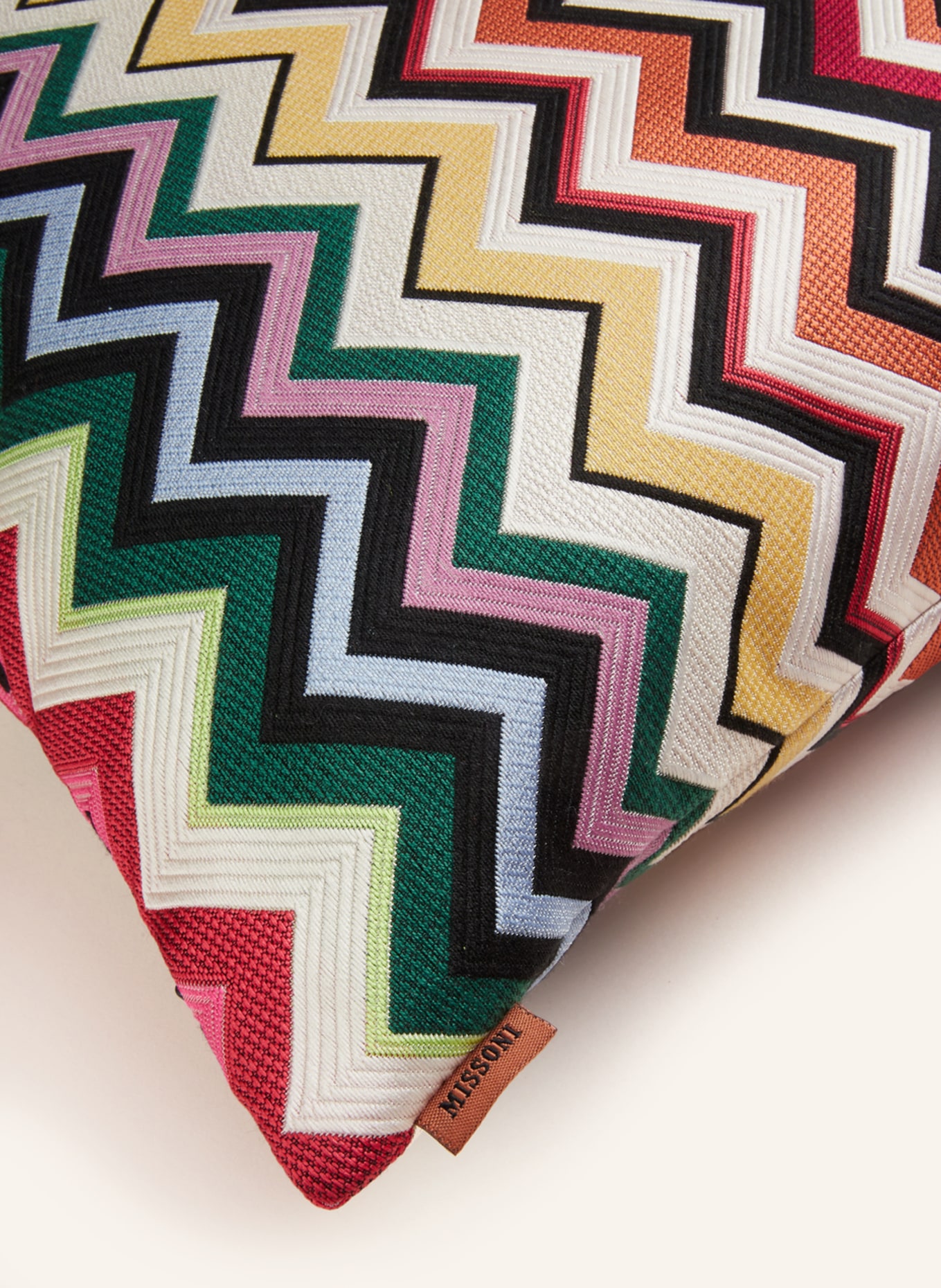 MISSONI Home Decorative cushion BELFAST, Color: FUCHSIA/ DARK GREEN/ CREAM (Image 3)