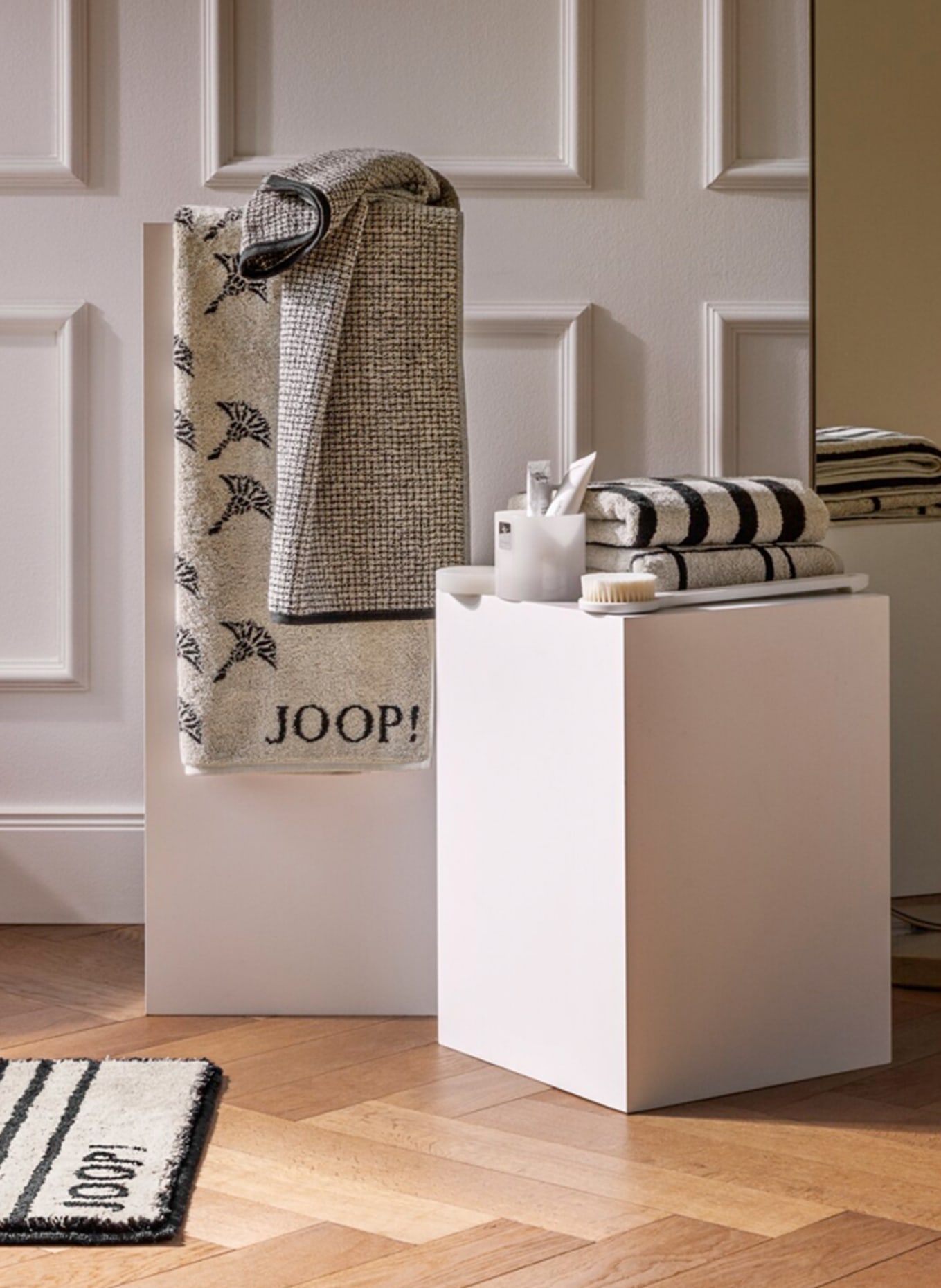JOOP! Shower towel FADED CORNFLOWER, Color: BLACK/ BEIGE (Image 4)