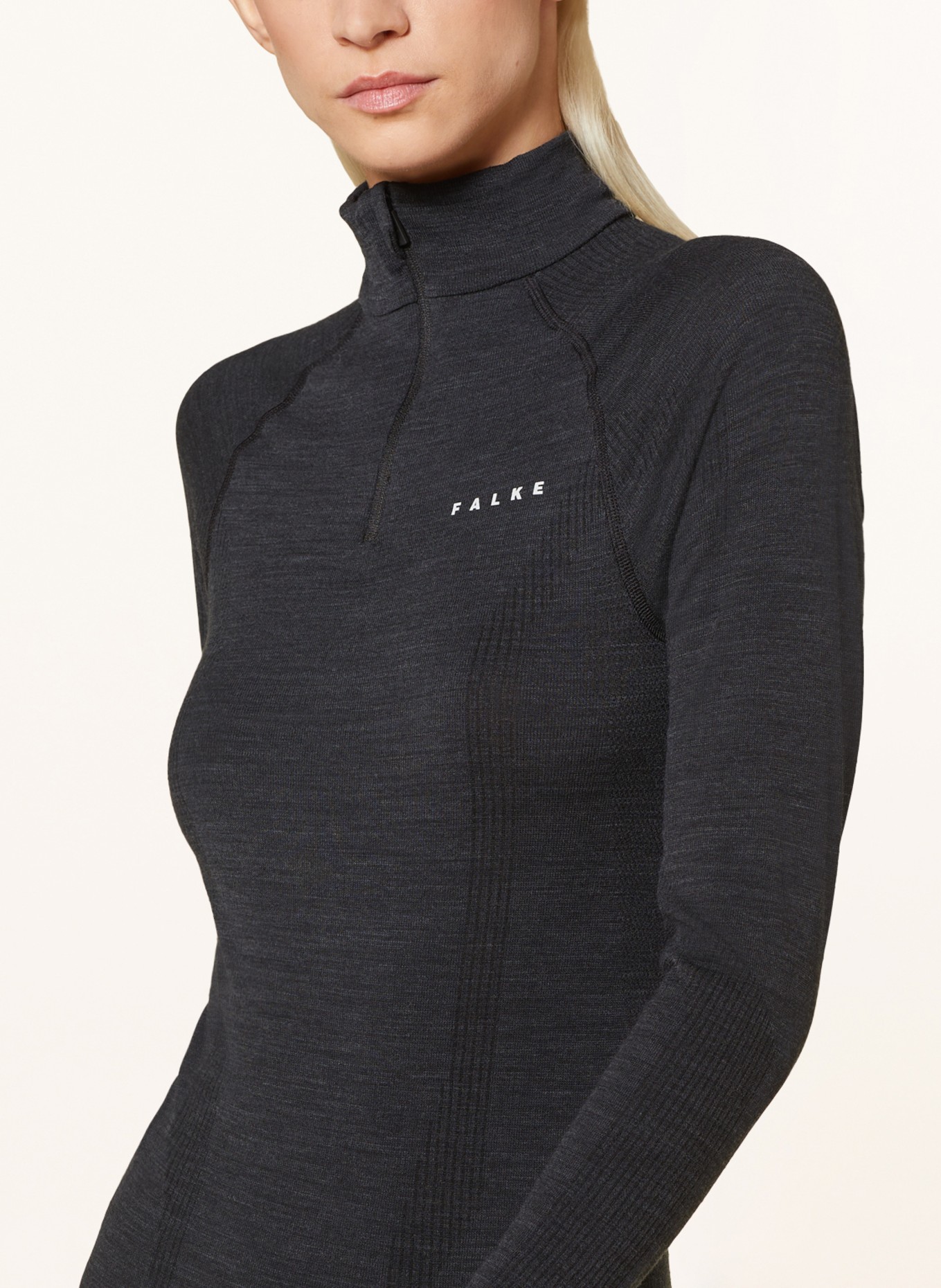 FALKE Undershirt with merino wool, Color: BLACK (Image 4)