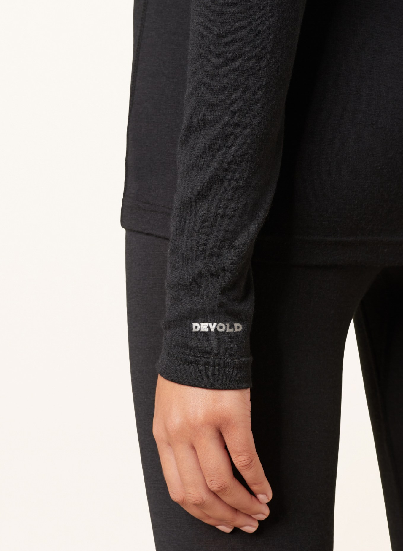 DEVOLD Functional underwear and shirt BREEZE in merino wool, Color: BLACK (Image 4)