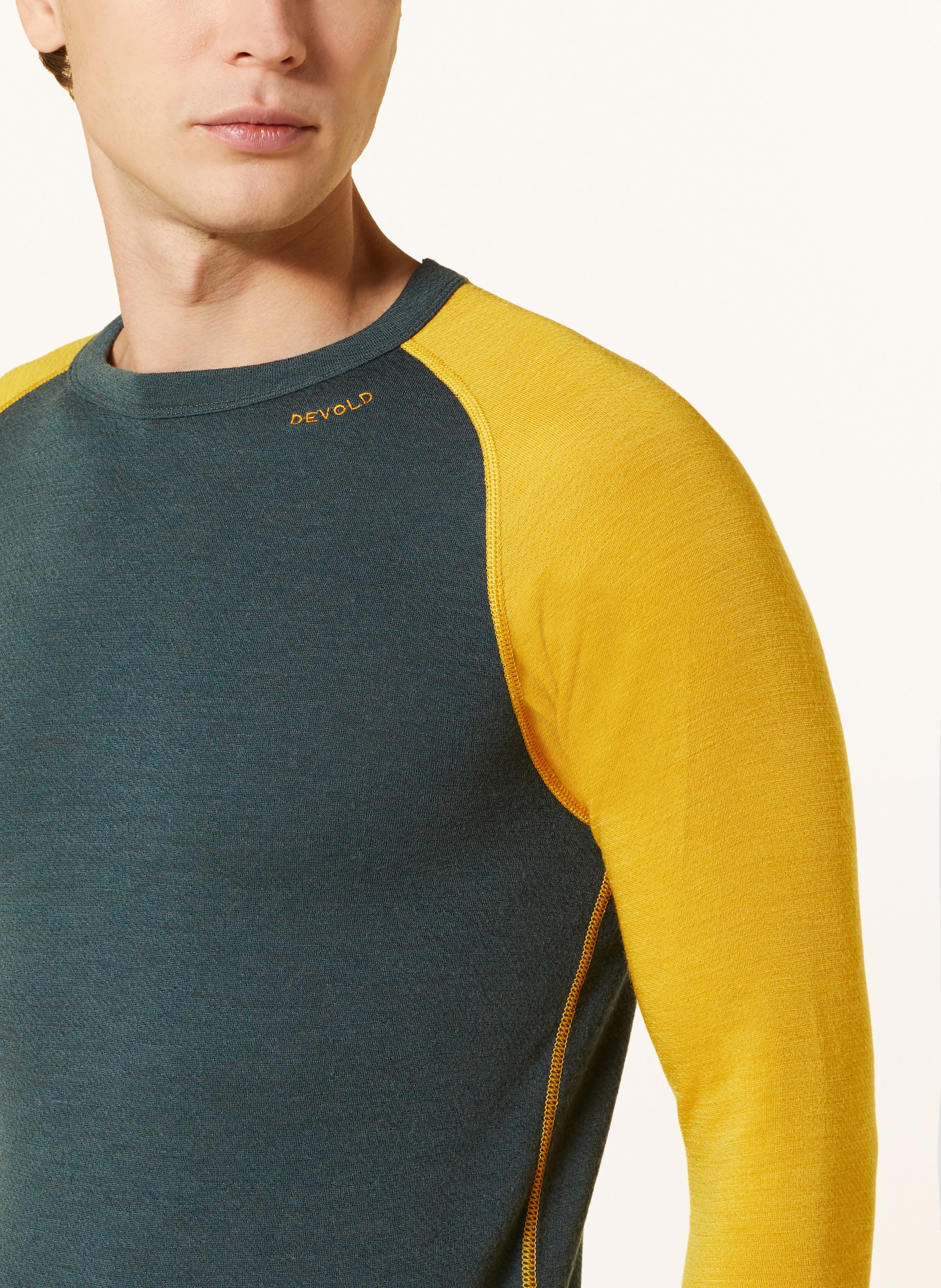 DEVOLD Functional underwear shirt EXPEDITION MERINO 235 in merino wool, Color: TEAL/ DARK YELLOW (Image 4)