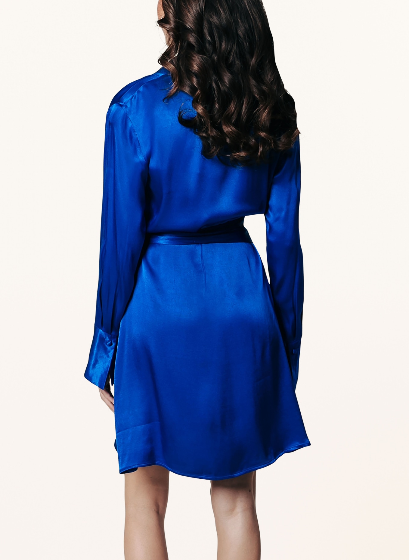 COLOURFUL REBEL Zavinovací šaty DORIN ze saténu, Barva: MODRÁ (Obrázek 3)