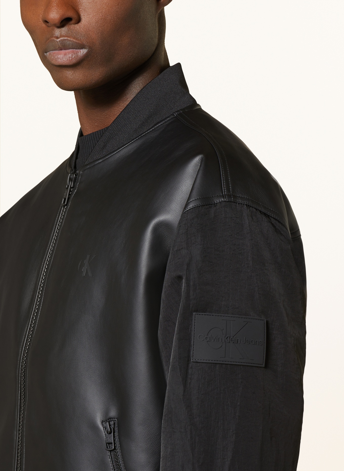 Calvin Klein Jeans Blouson im Materialmix in schwarz