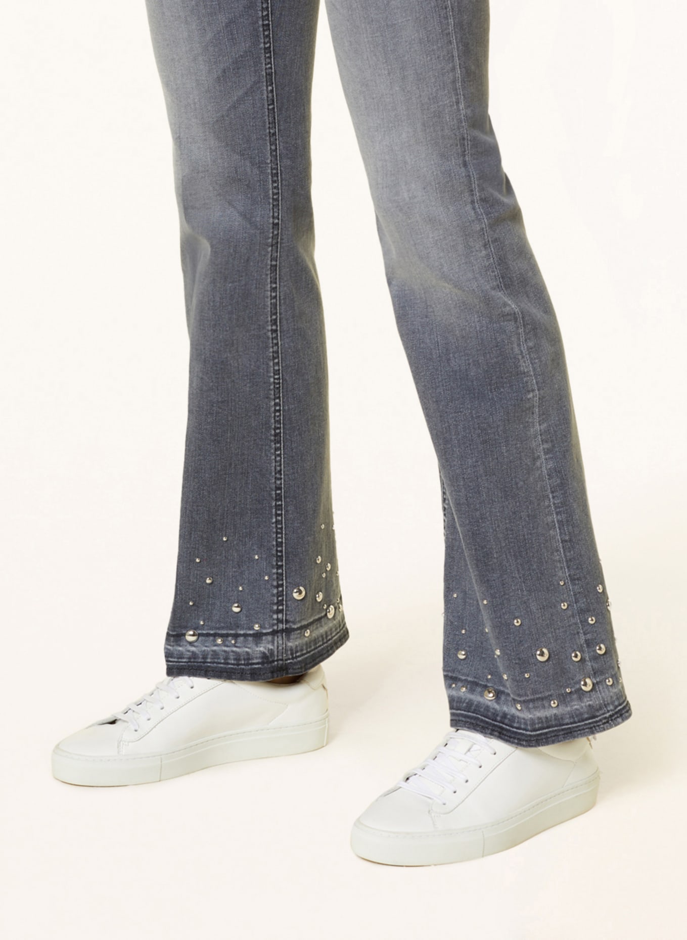 CAMBIO Flared Jeans PARIS mit Nieten, Farbe: 5241 feminin contrast used ope (Bild 5)