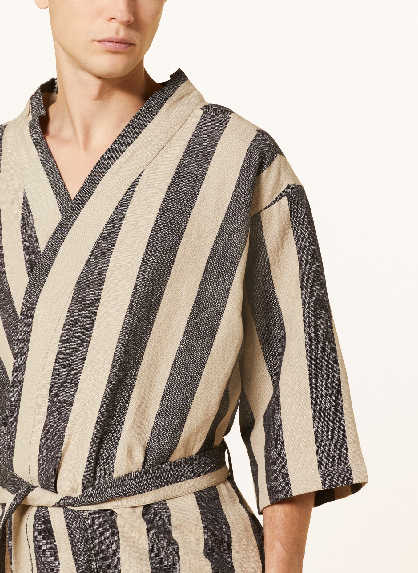 Ferm LIVING Unisex bathrobe FIELD ROBE with linen, Color: BEIGE/ BLACK (Image 4)