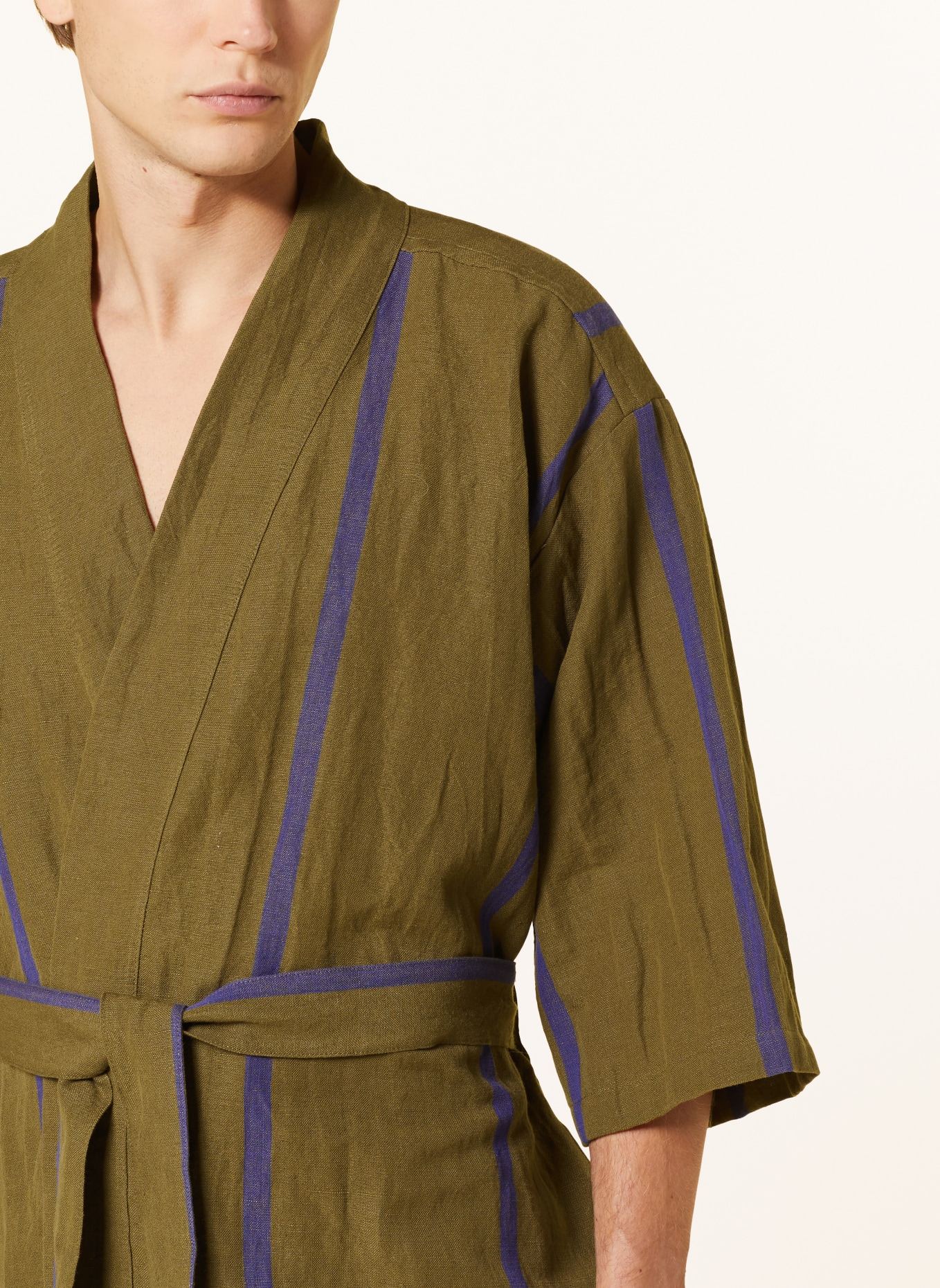Ferm LIVING Unisex bathrobe FIELD ROBE with linen, Color: OLIVE/ BLUE (Image 4)