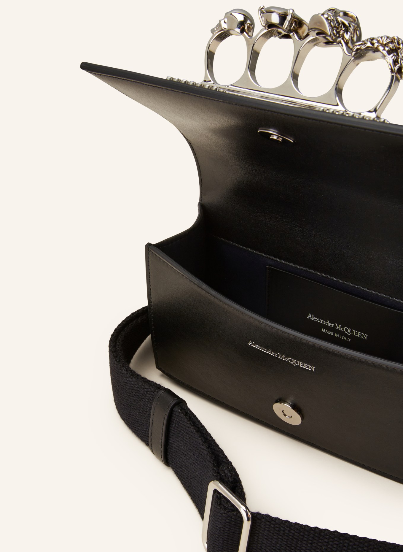 Alexander McQUEEN Crossbody bag THE KNUCKLE rivets, Color: BLACK (Image 3)