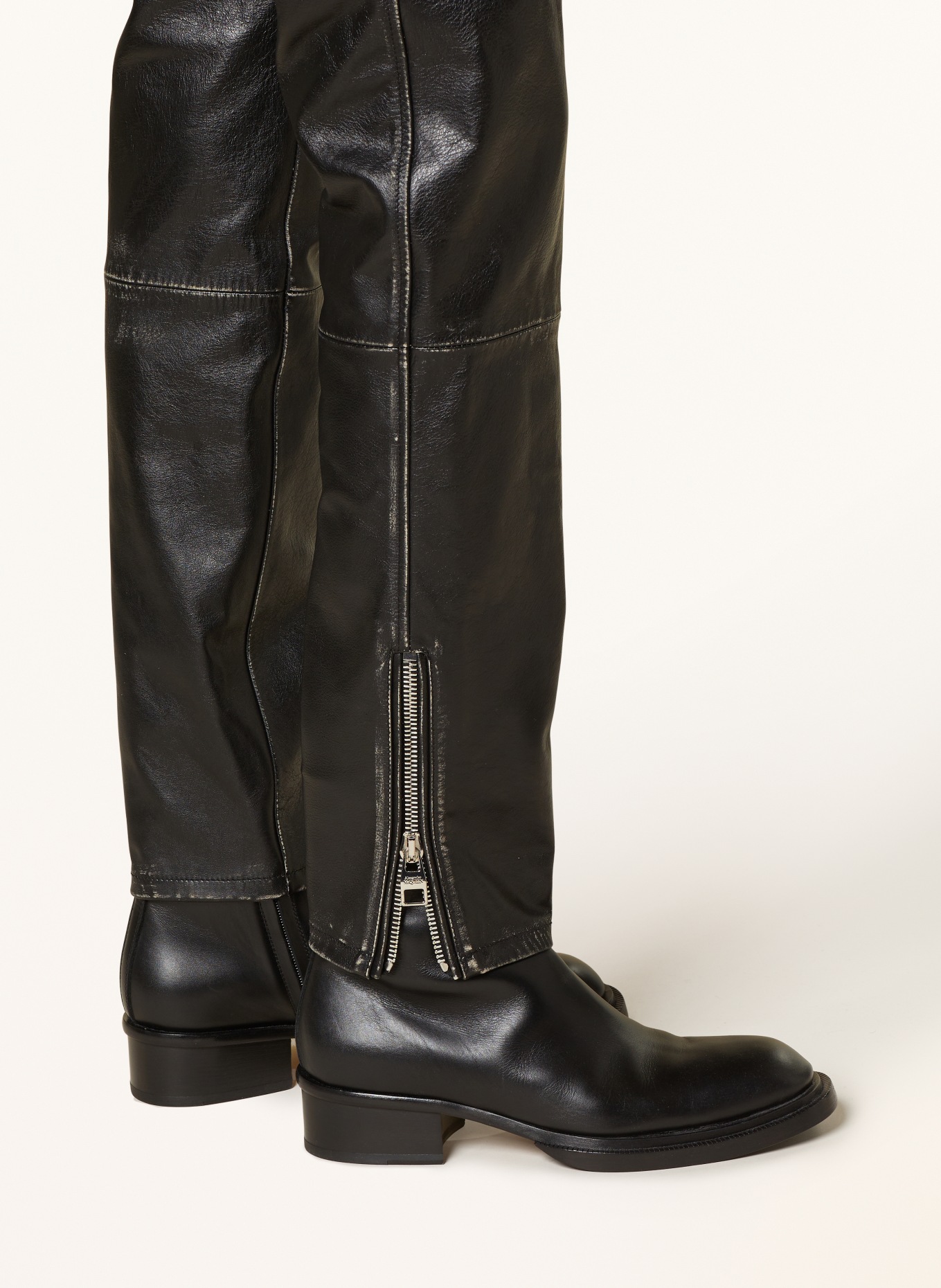 Alexander McQUEEN Leather trousers in black