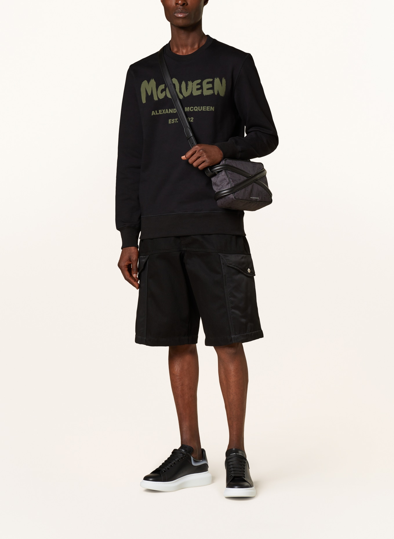 Alexander mcqueen 2025 black sweatshirt