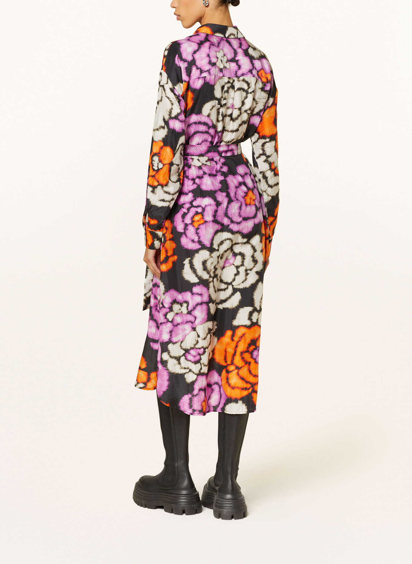 ESSENTIEL ANTWERP Hemdblusenkleid FREYA aus Seide, Farbe: SCHWARZ/ ORANGE/ LILA (Bild 3)