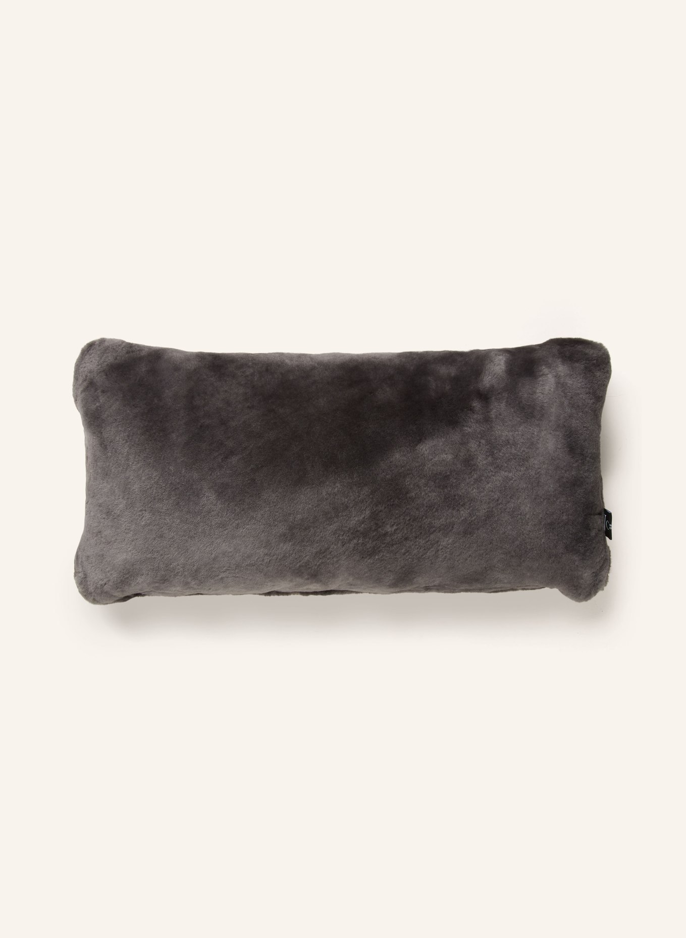 Natures Collection Decorative cushion made of lambskin, Color: DARK GRAY (Image 1)