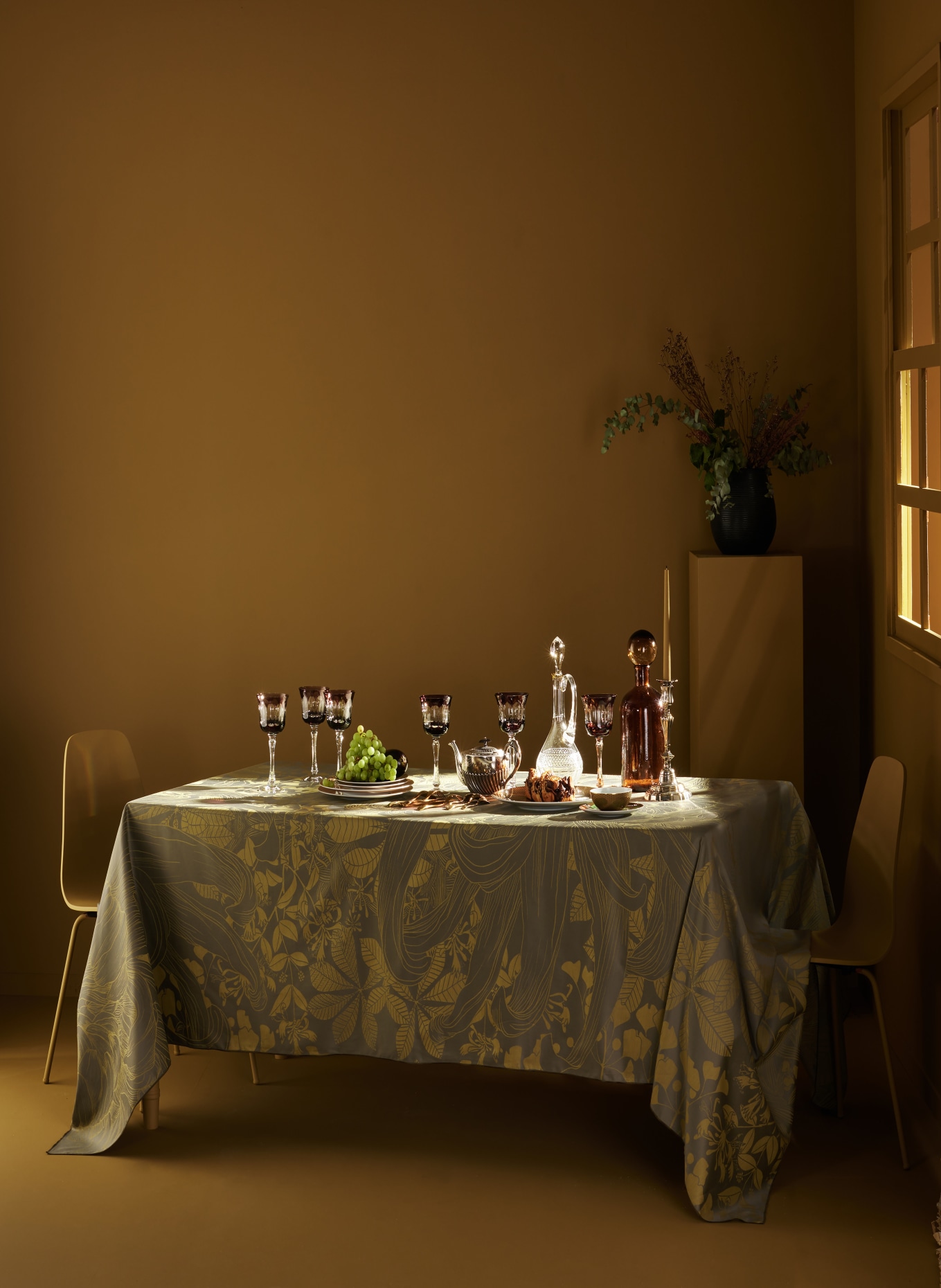 GARNIER-THIEBAUT Table cloth SUPER NATURE OR PALE, Color: DARK YELLOW/ TAUPE (Image 3)